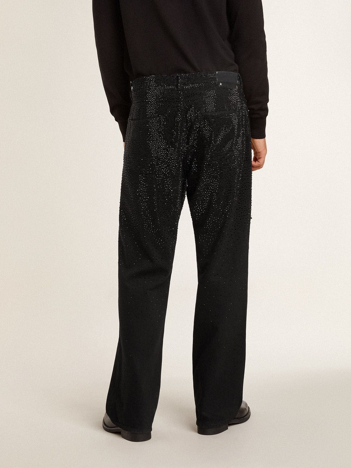 Men's black jeans with a loose fit and gradient effect all-over crystals - 4