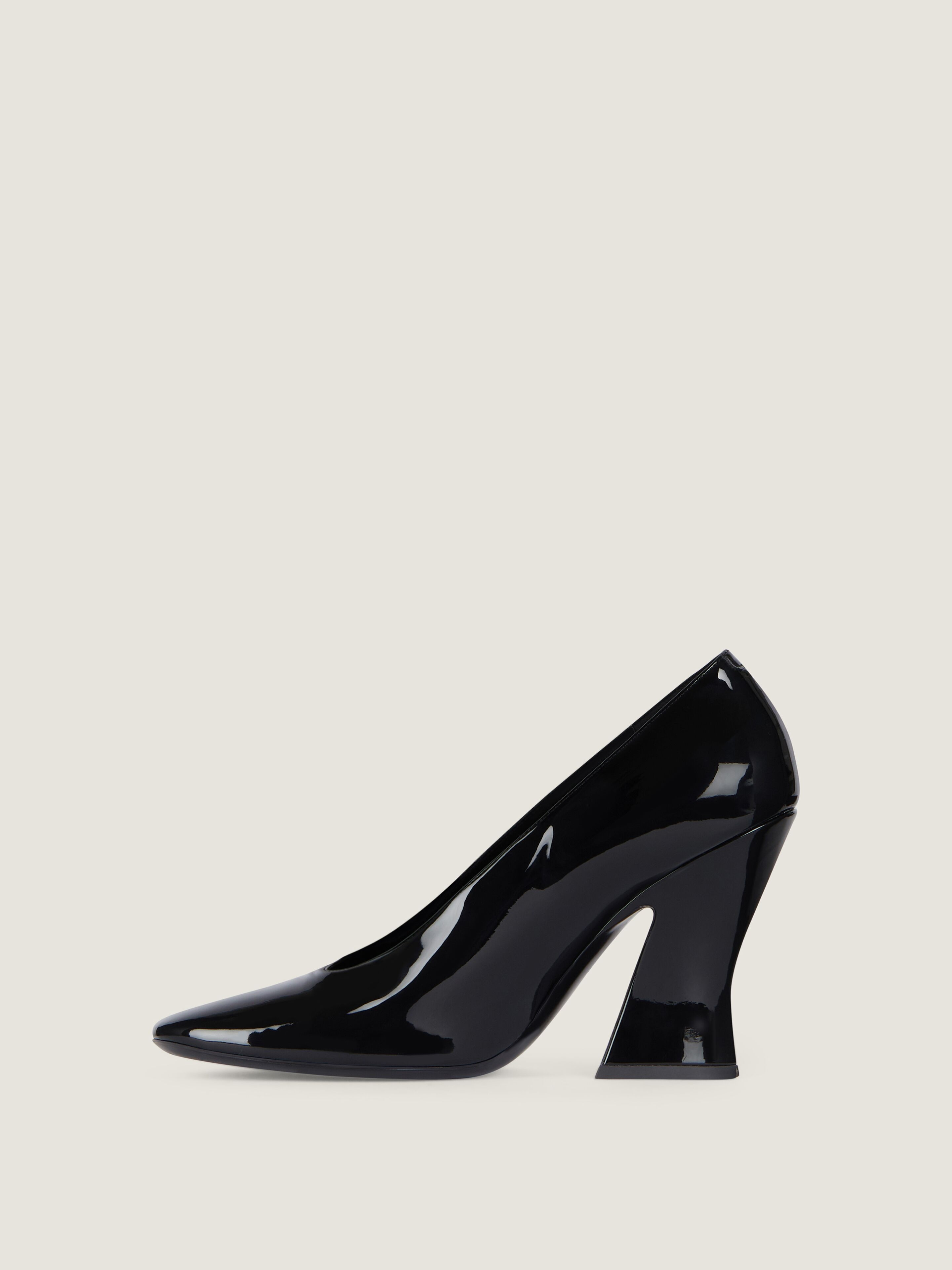 SCULPTED PUMPS IN PATENT LEATHER - 3