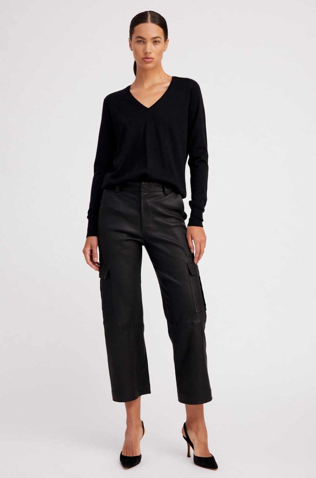BLACK CASHMERE V-NECK SWEATER - 5