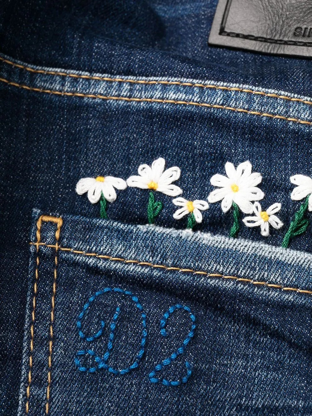 floral-embroidered cropped jeans - 6