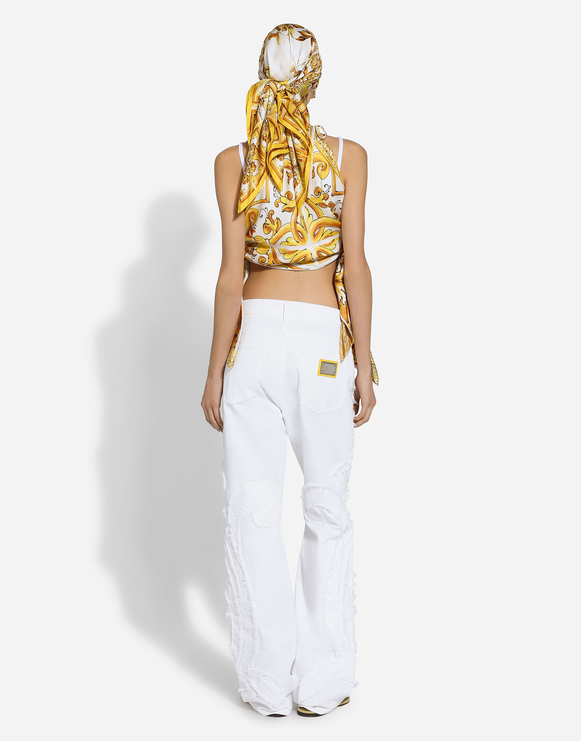 Boyfriend jeans with embroidery - 3
