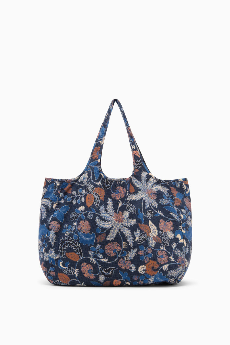 Kamari Tote 1