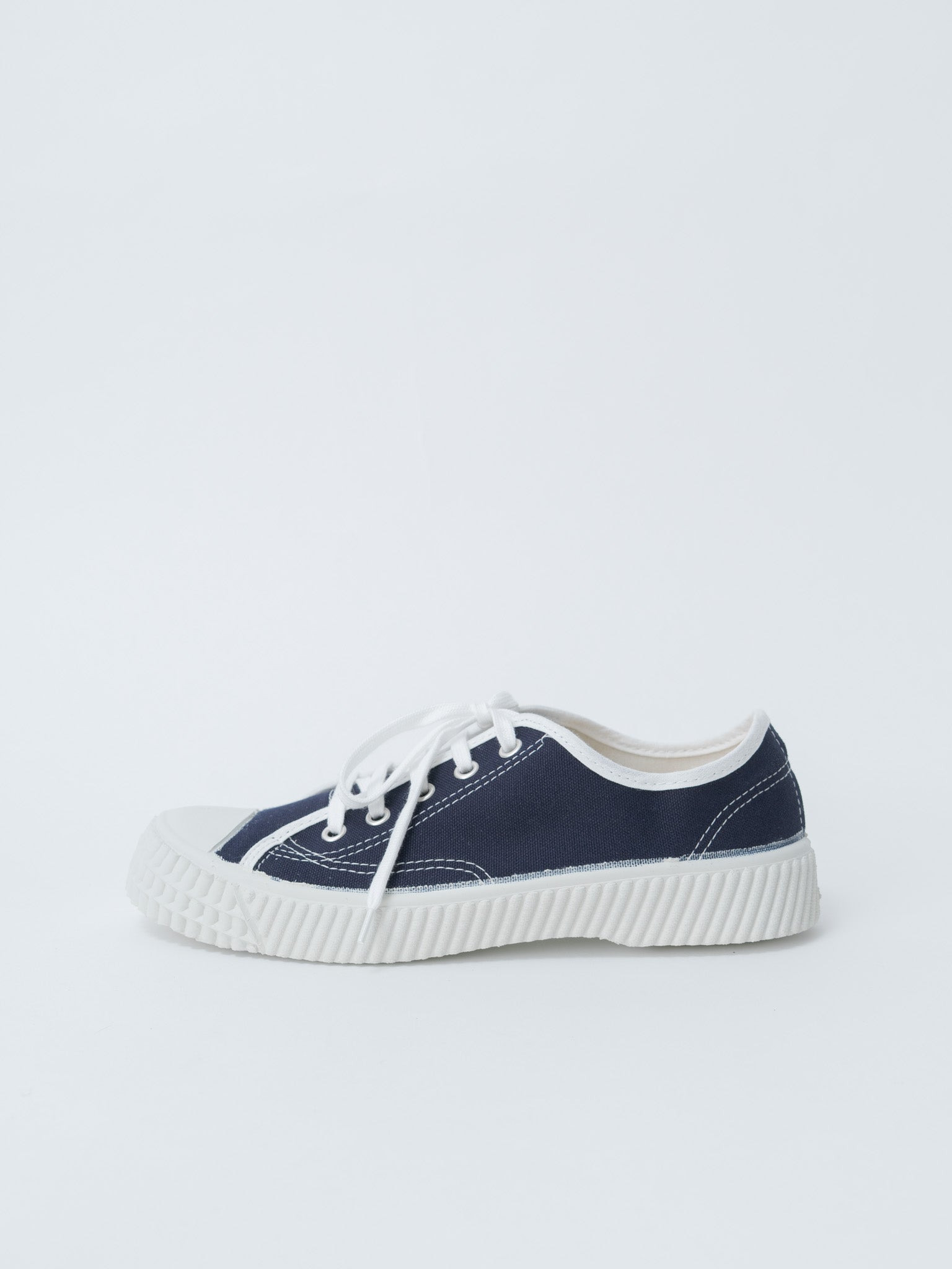 900F Military Trainer - Navy/White (men's) - 4