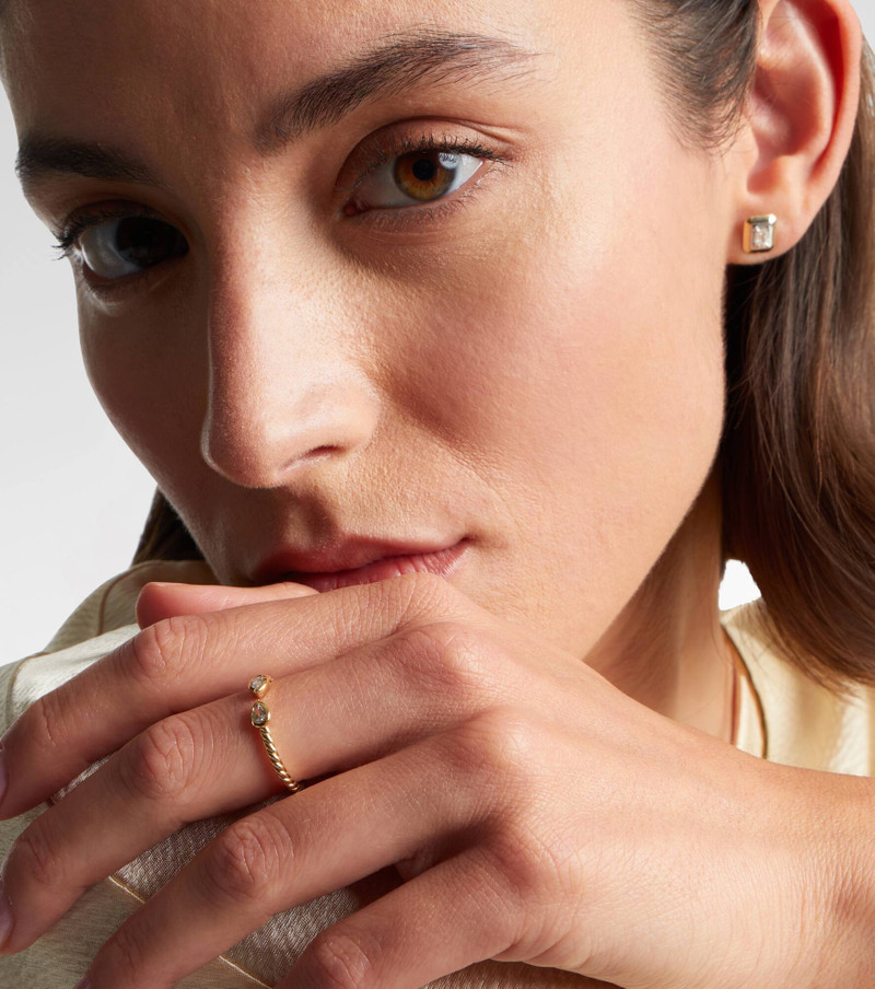 DAVID YURMAN Petite Modern Renaissance® 18kt gold ring with diamonds outlook