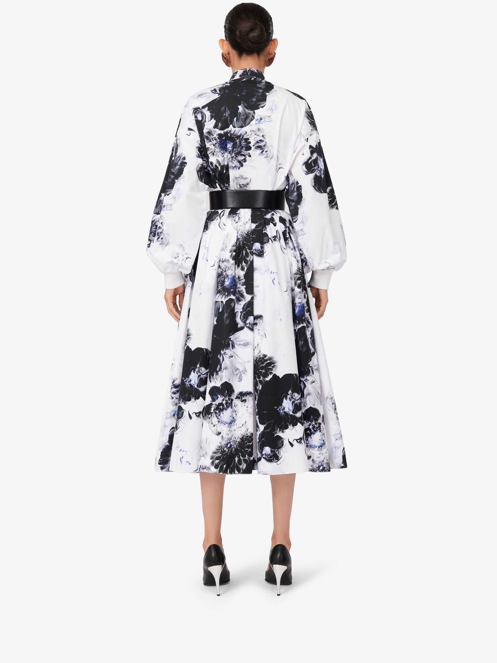 Women's Chiaroscuro Cocoon Shirt in White/black/electric Blue - 4
