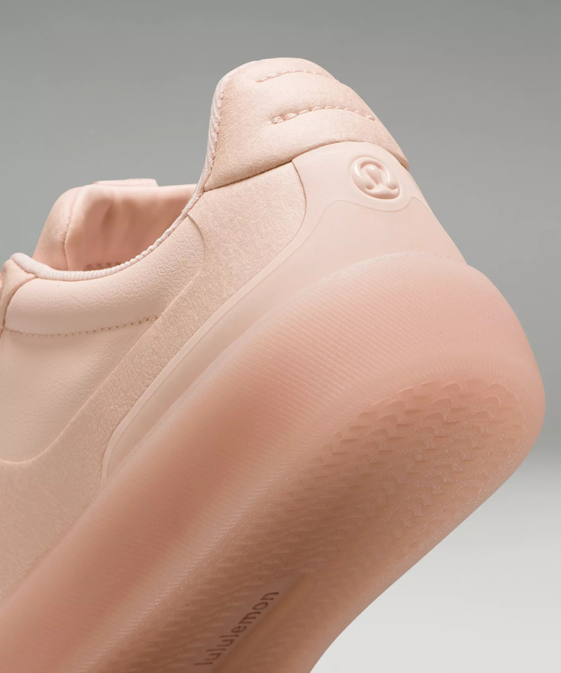 cityverse Women's Sneaker 10