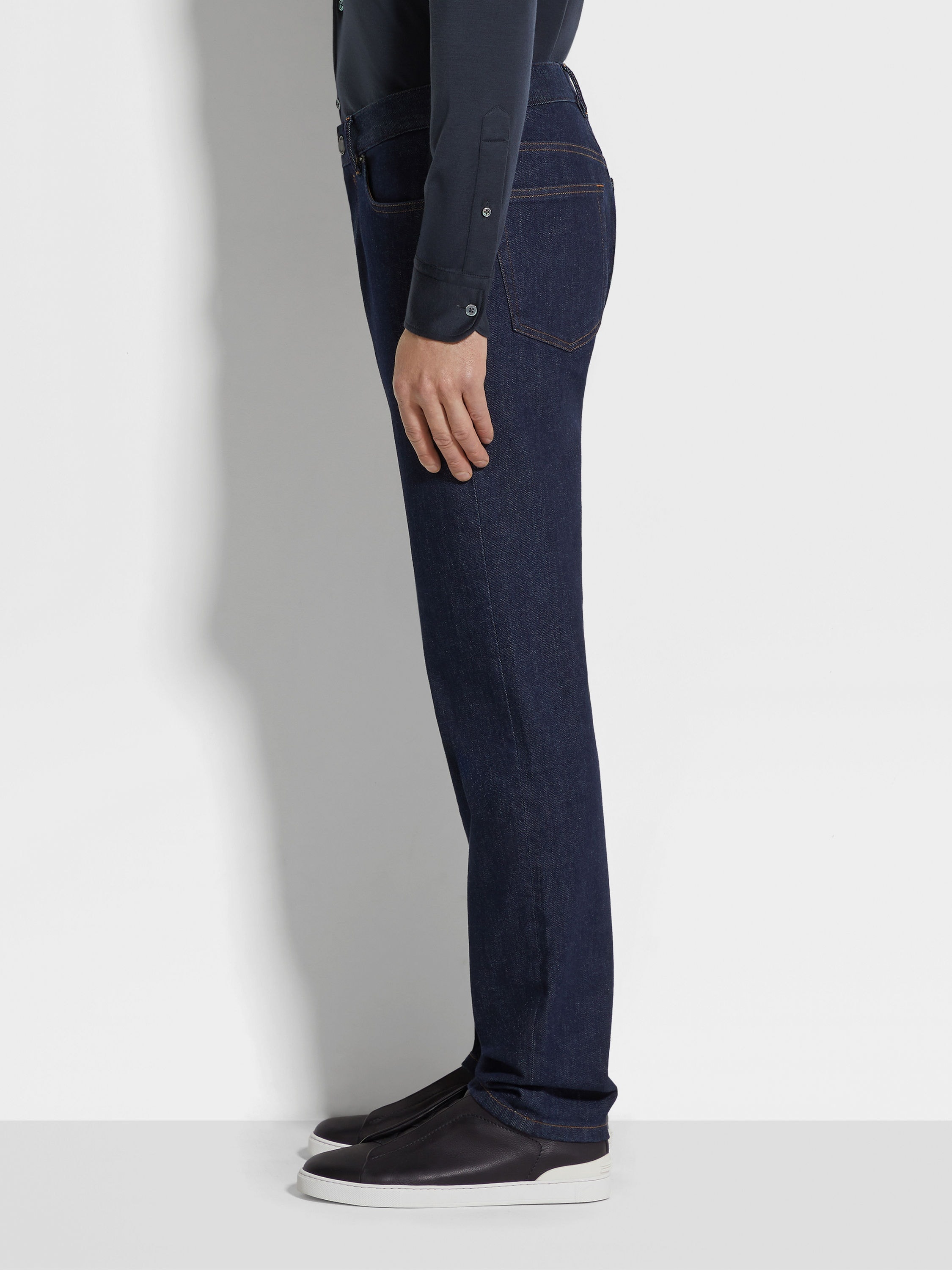 DARK BLUE RINSE-WASHED STRETCH COTTON ROCCIA JEANS - 3