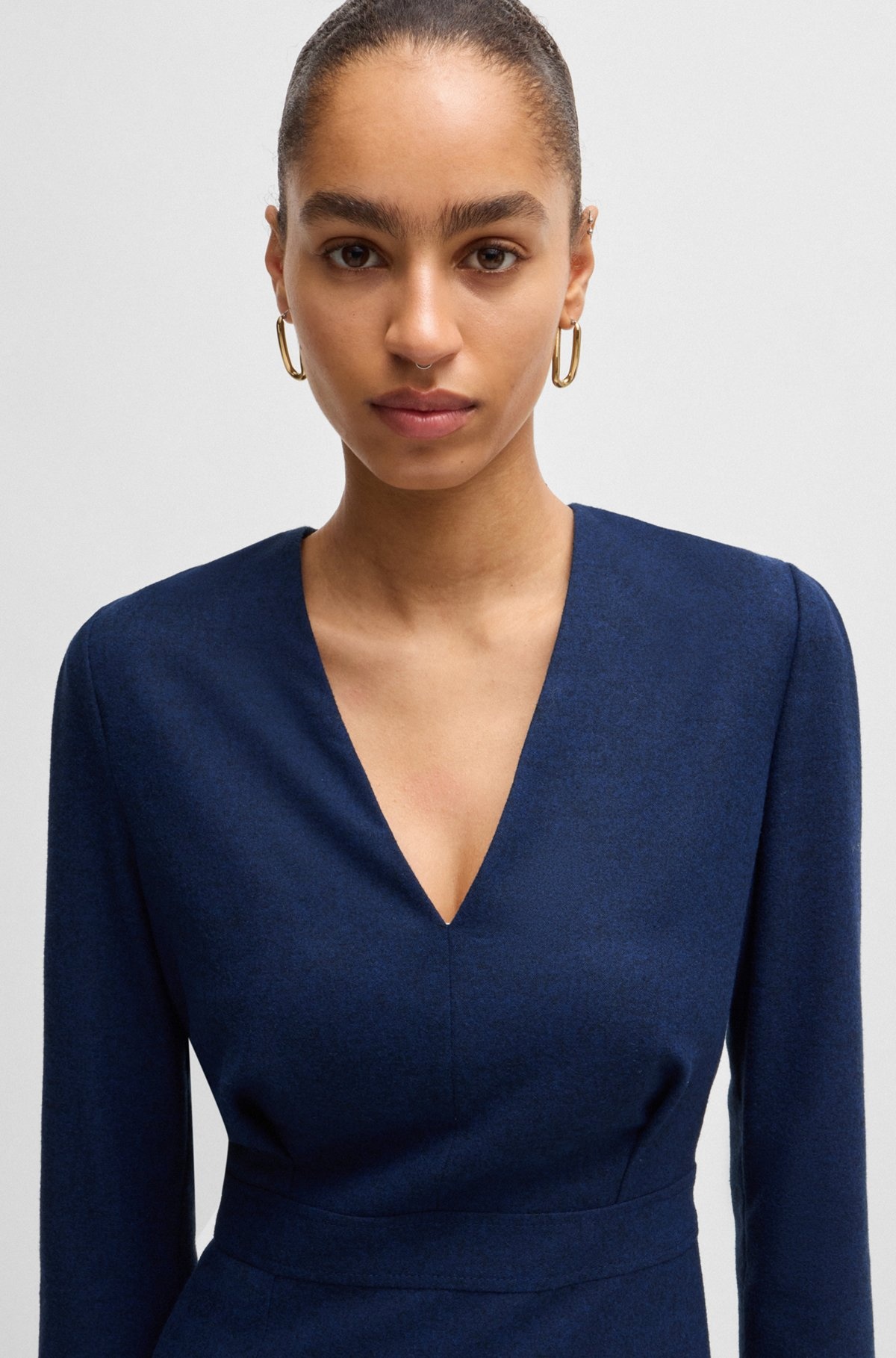 V-NECK DRESS IN STRETCH FLANNEL - 5
