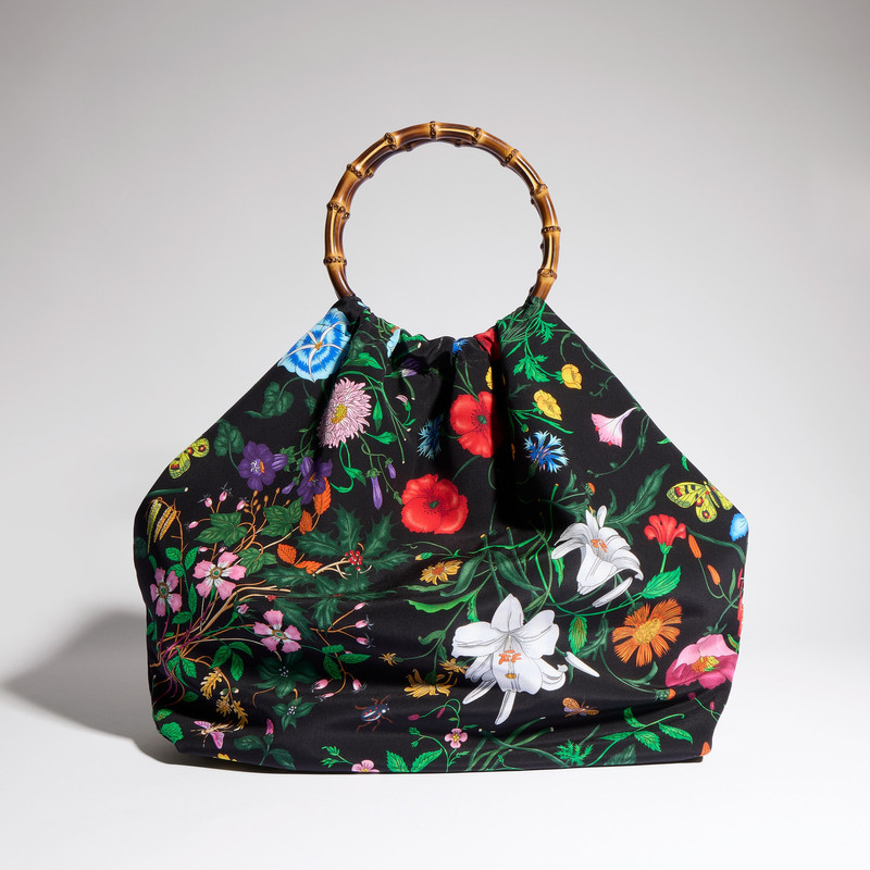 Silk maxi tote bag with bamboo handle 6