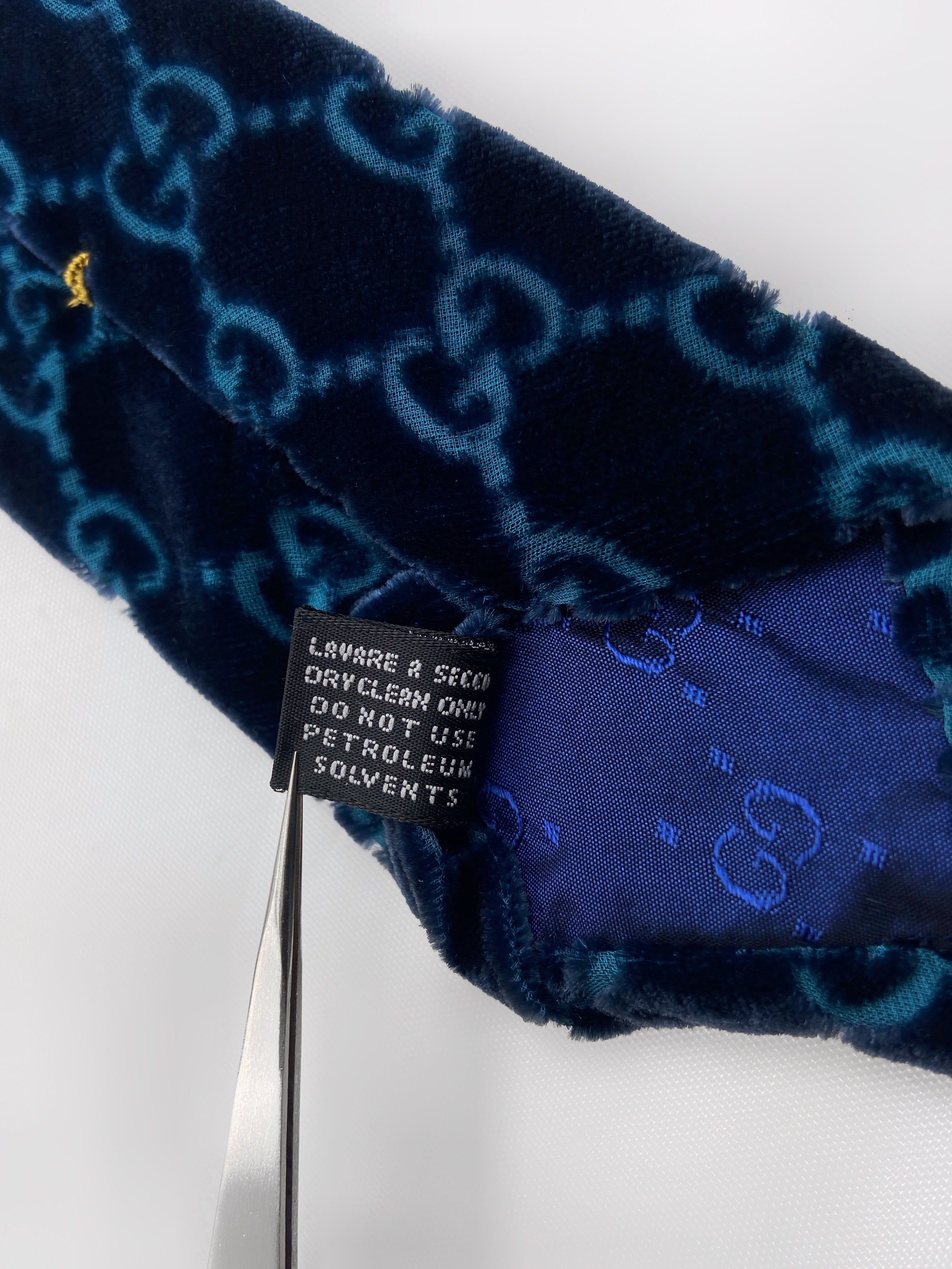 Gucci Fall 1997 Tom Ford Turquoise Monogrammed Velvet Silk Tie - 11