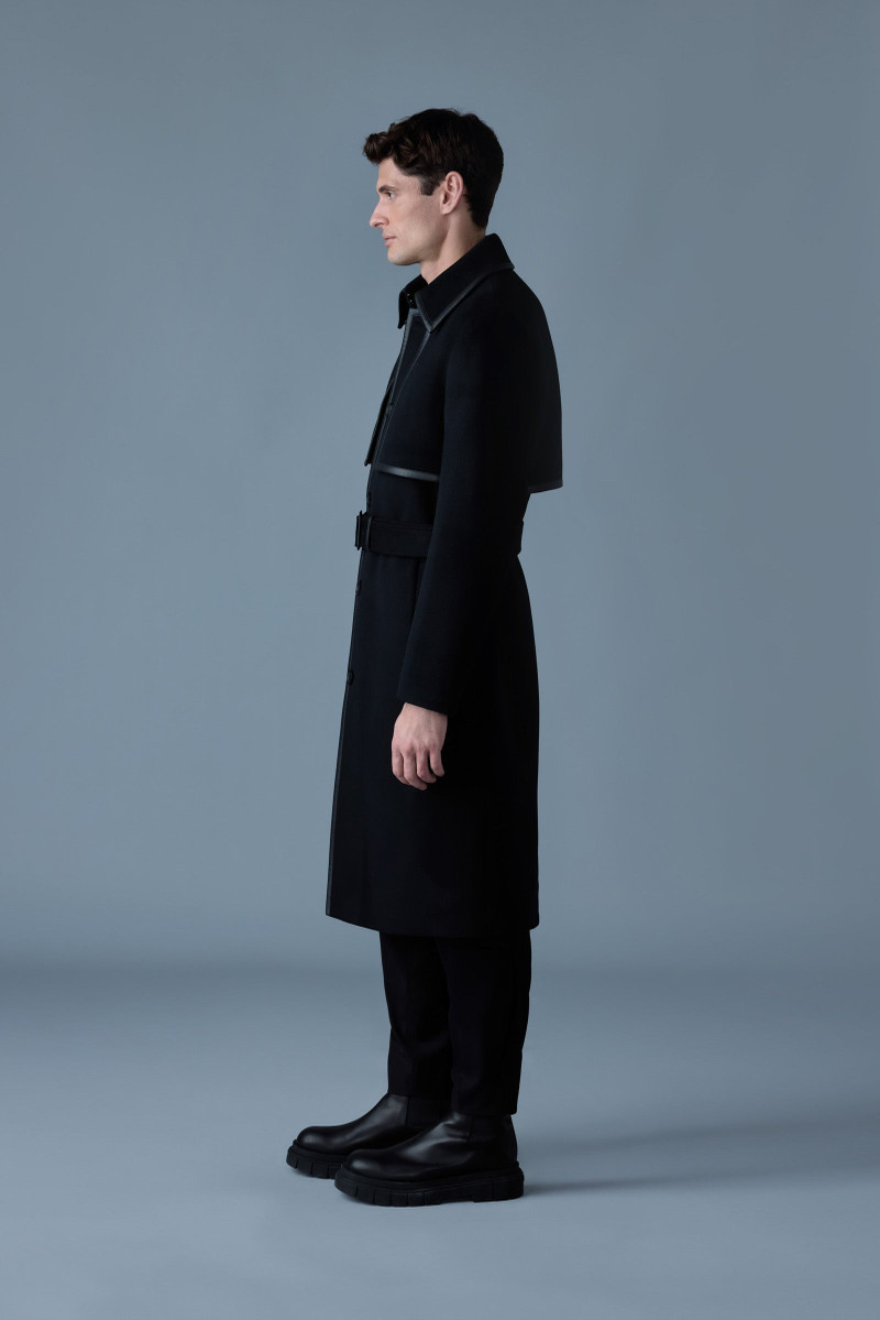 CORBIN Wool trench coat with leather detail. 3