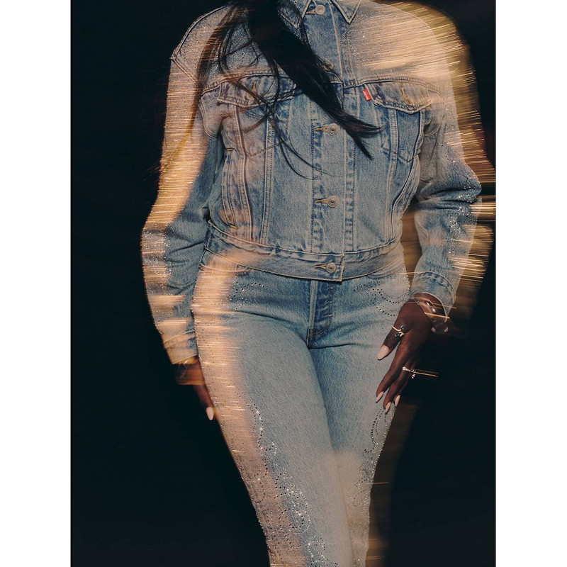 BEYONCÉ X LEVI’S® SHRUNKEN '90S TRUCKER JACKET 9