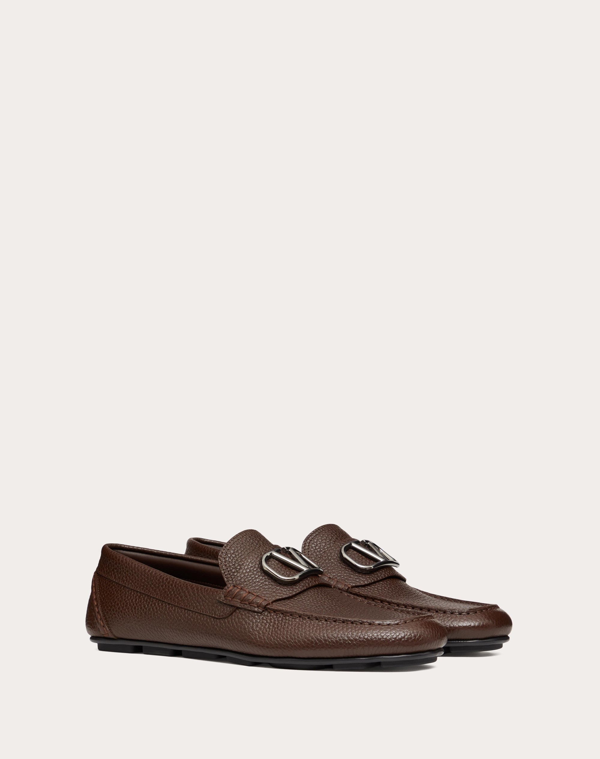 VLOGO SIGNATURE GRAINY CALFSKIN DRIVING SHOE - 2