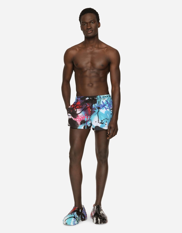 Short swim trunks with spray-paint graffiti print - 3