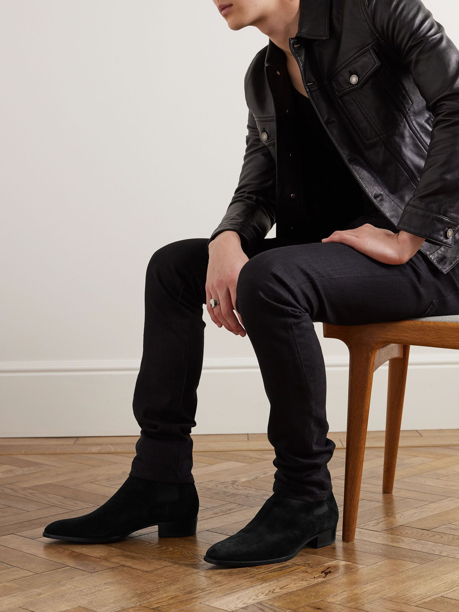 Wyatt Suede Chelsea Boots Black - 2
