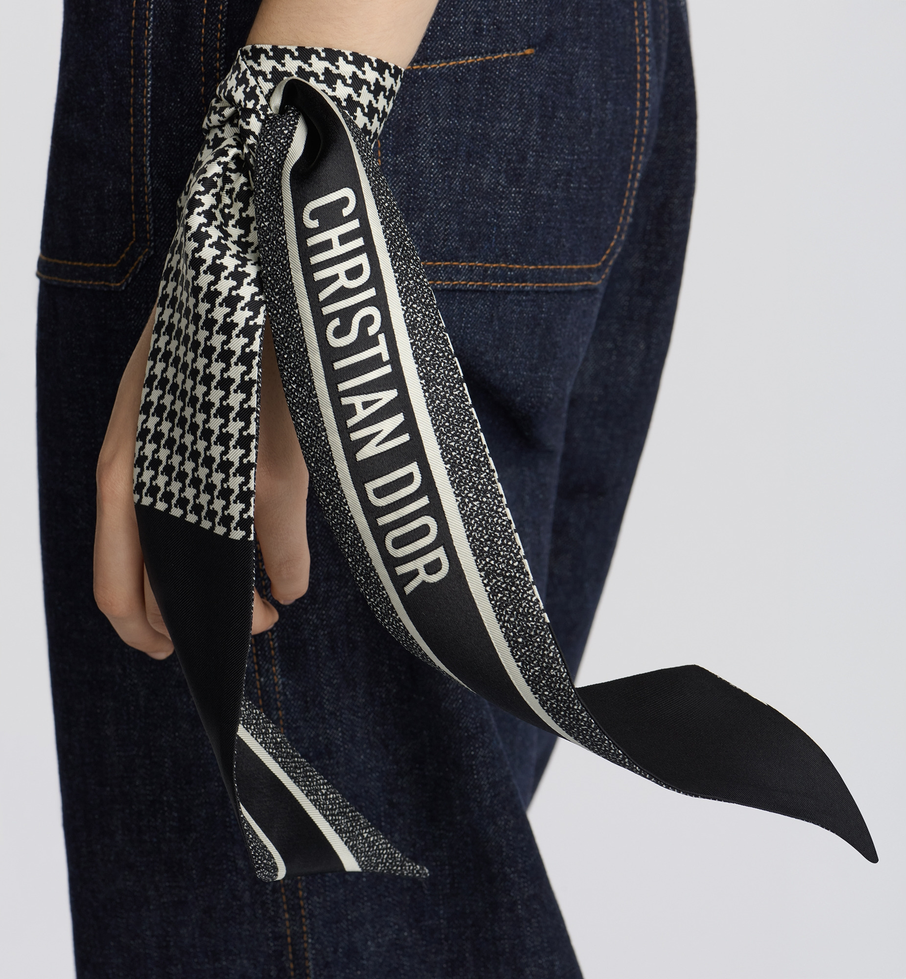 30 Montaigne Mitzah Scarf - 2