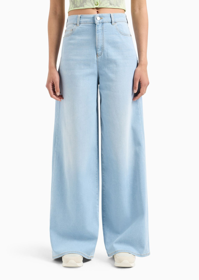J1C Medium-high rise, wide-leg jeans in a worn-look denim 2