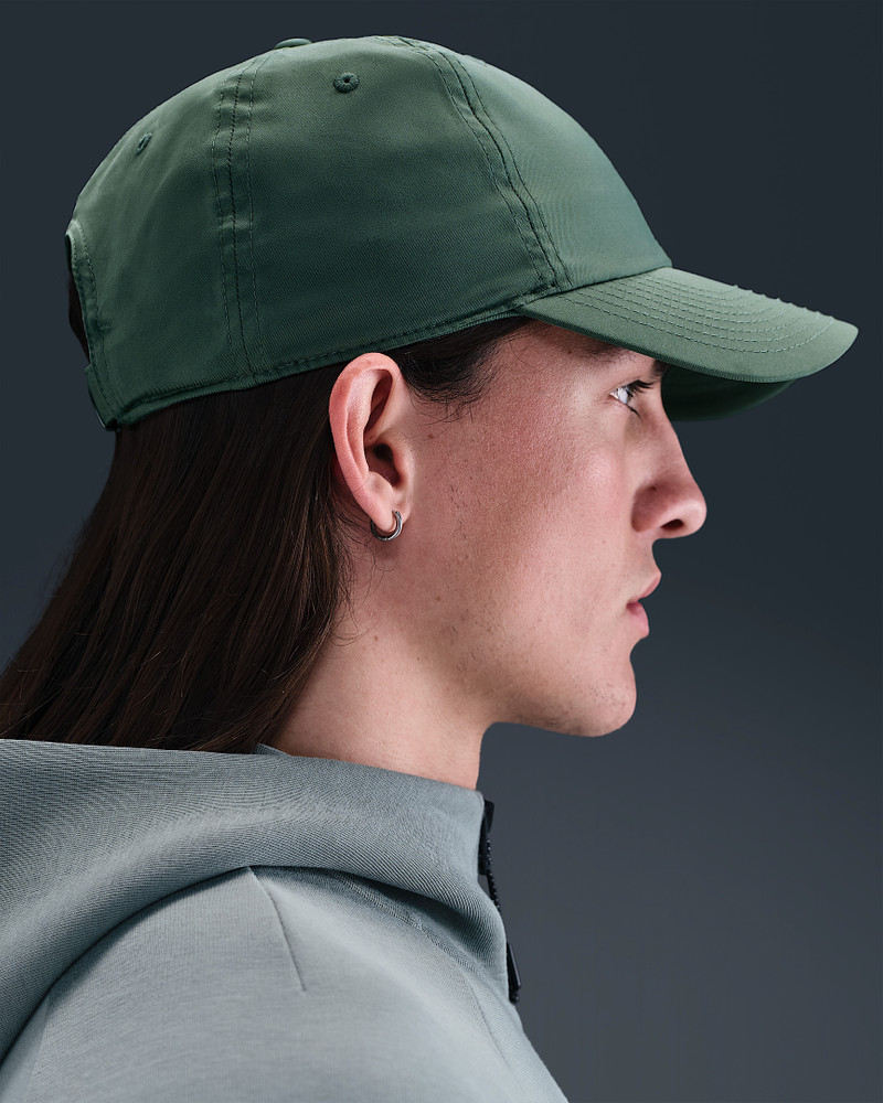Nike Dri-FIT Club Unstructured Metal Swoosh Cap 4
