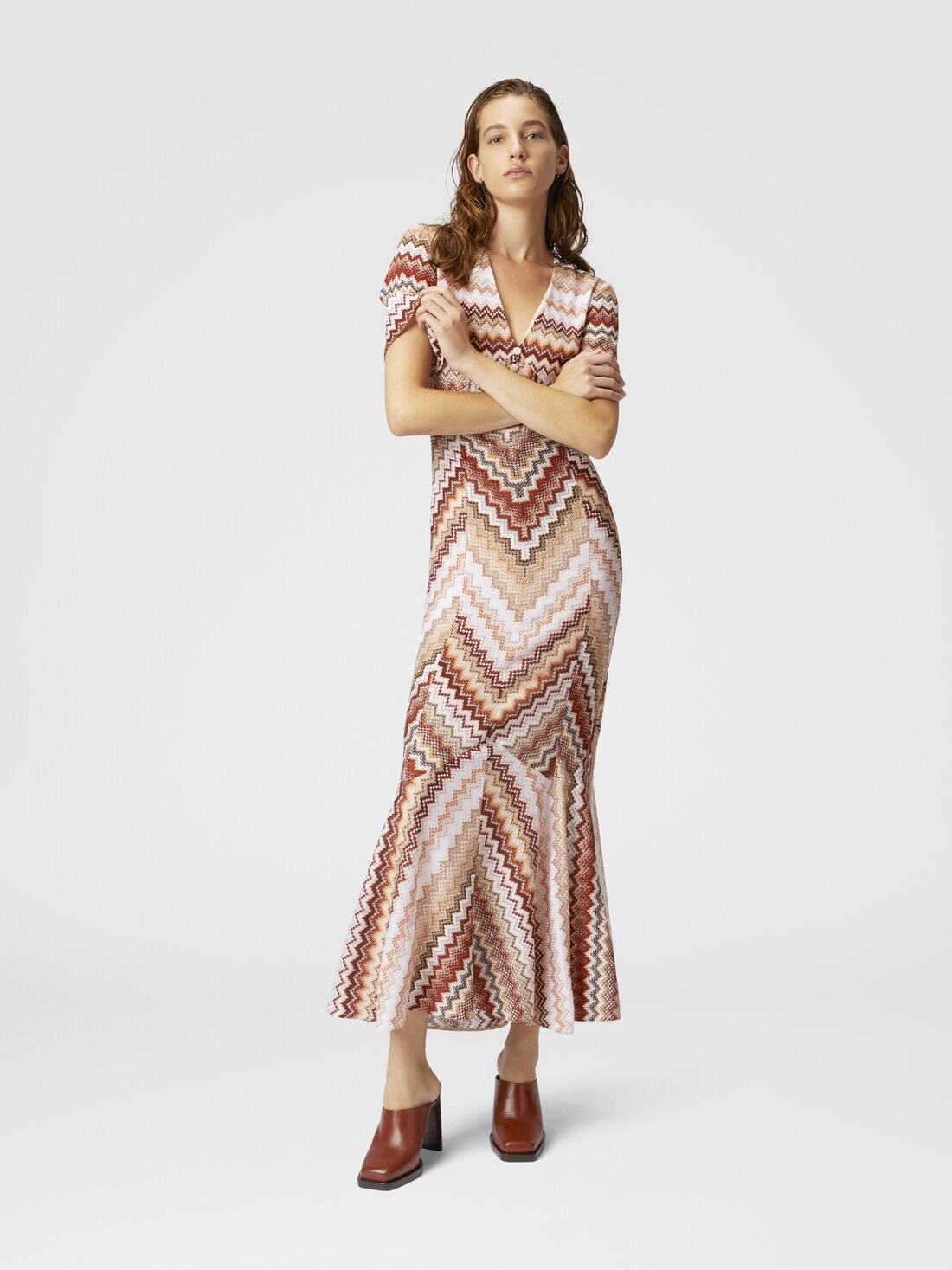 Long flared dress with lamé serrated zig zag pattern - 2