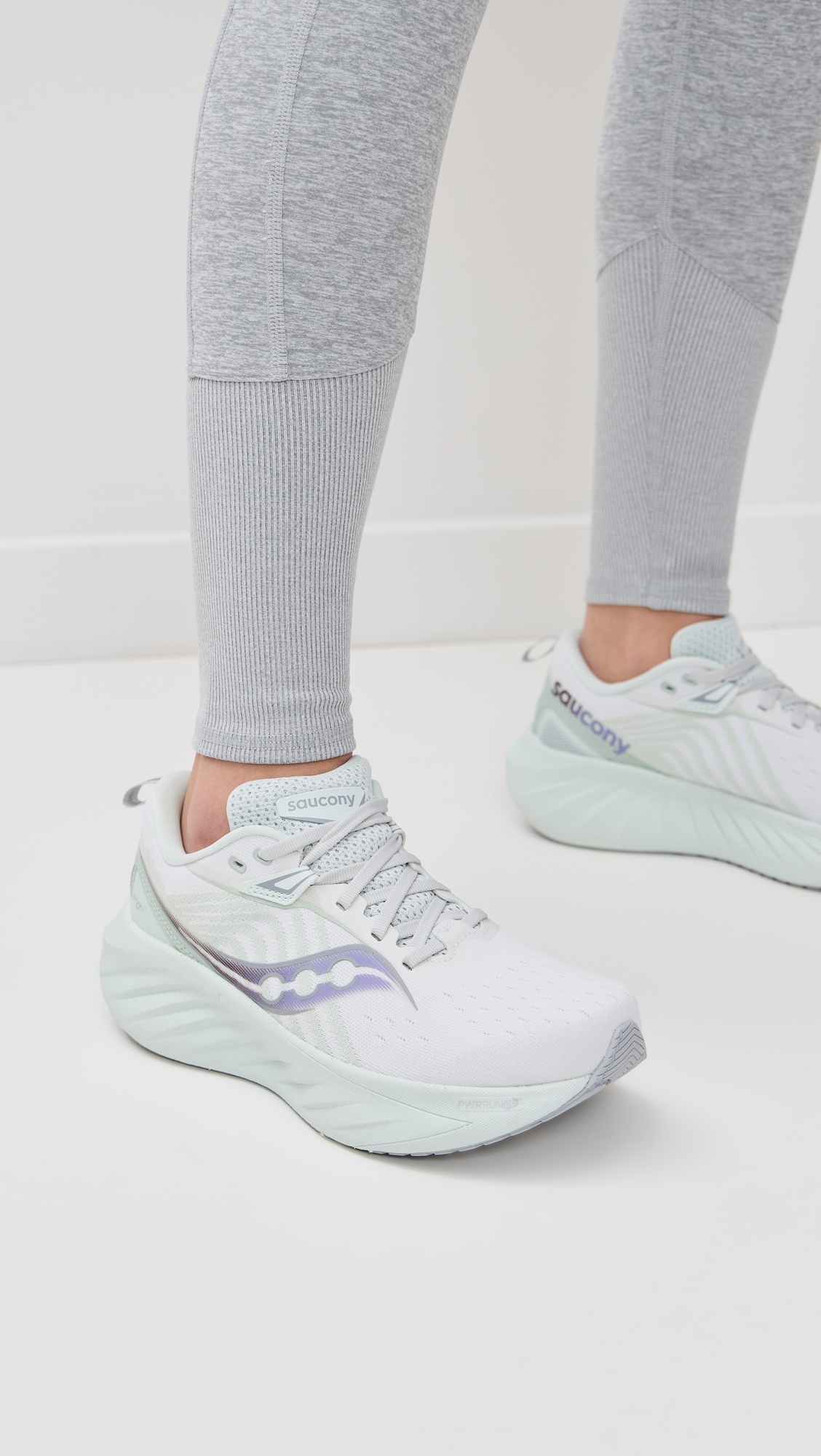 Triumph 22 Sneakers - 2