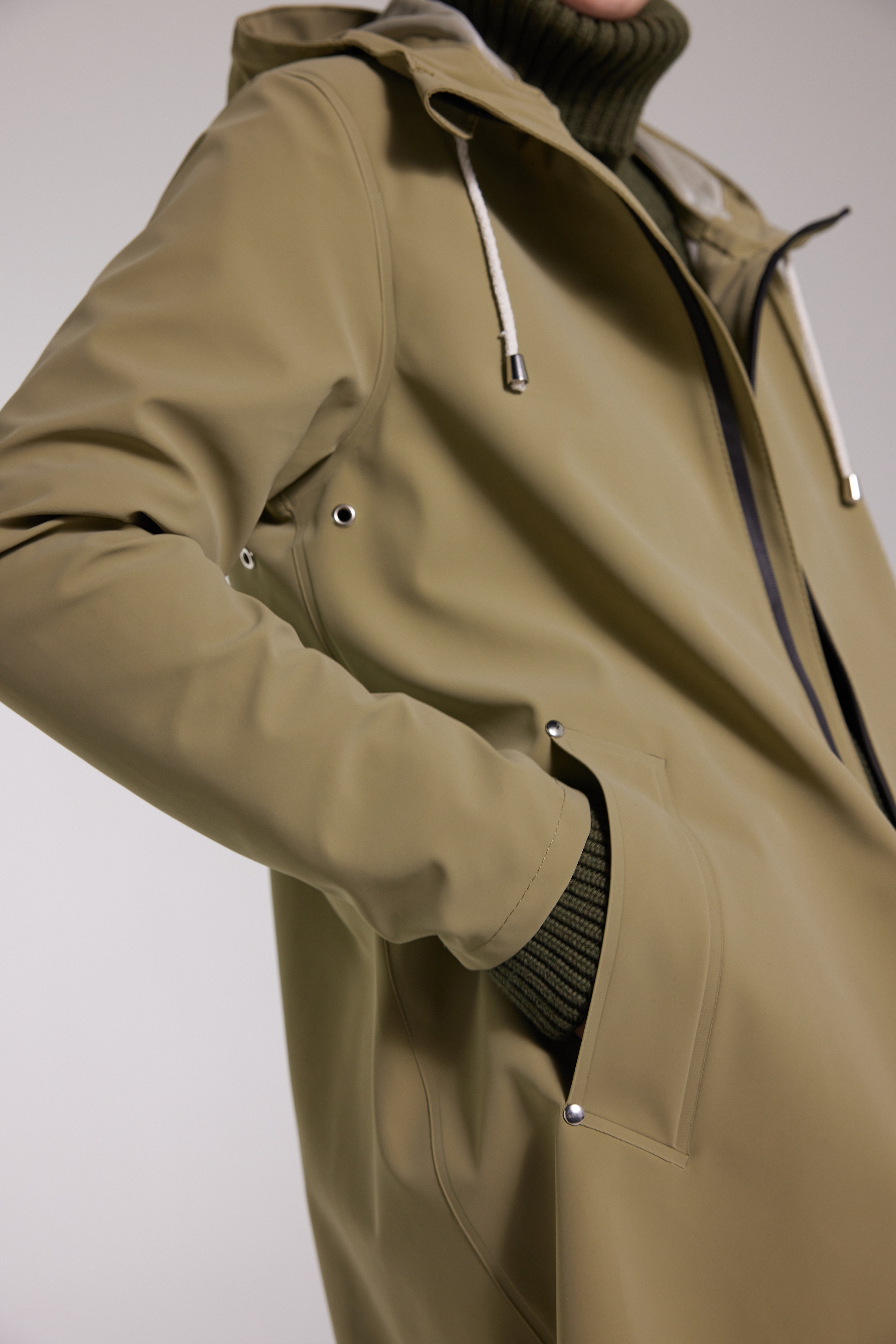 Mosebacke Lightweight Matte Zip Raincoat Aloe - 3