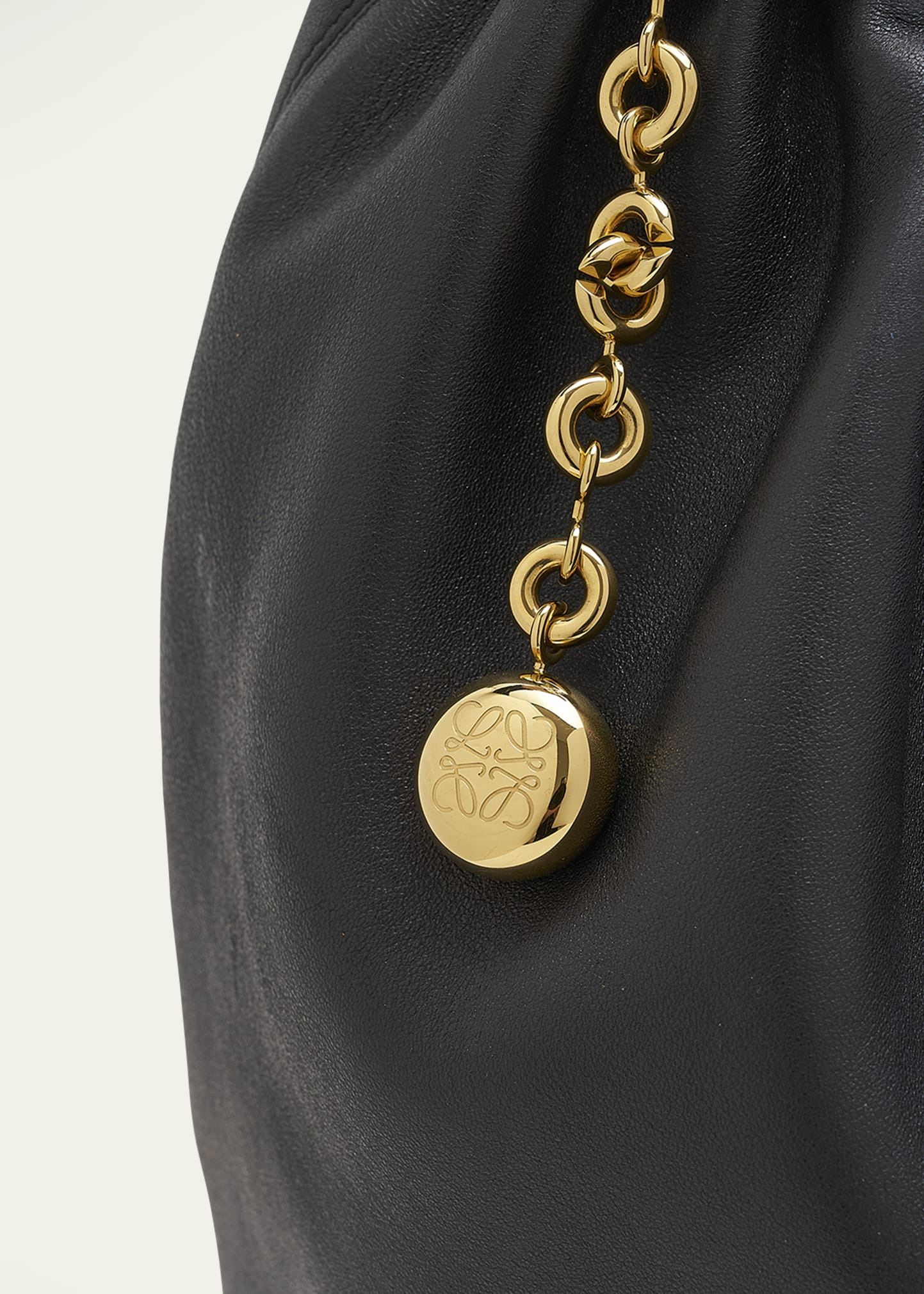 Medium Squeeze Chain Leather Hobo Bag - 5