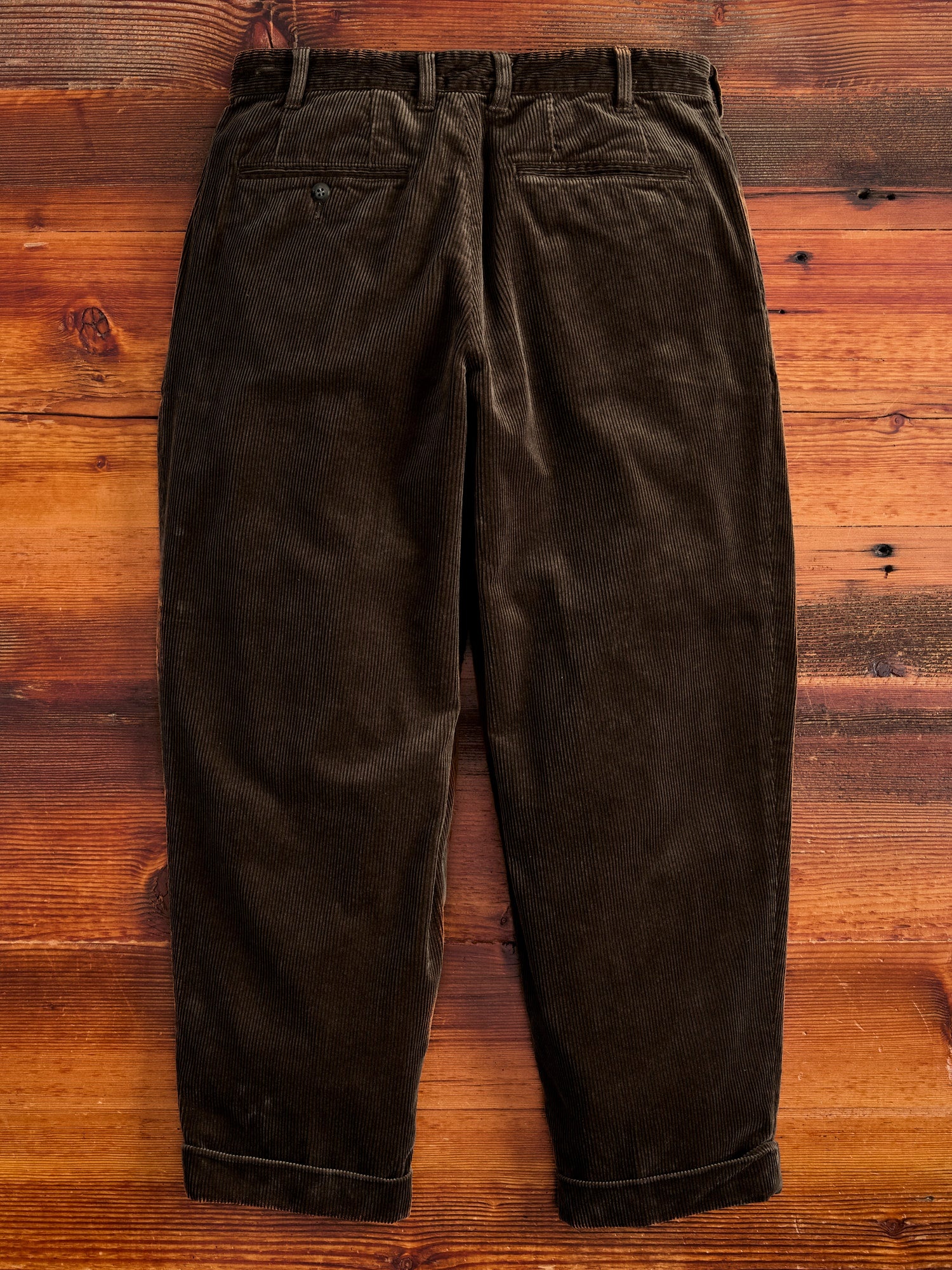 2-Pleat Corduroy Trousers in Dark Brown - 3