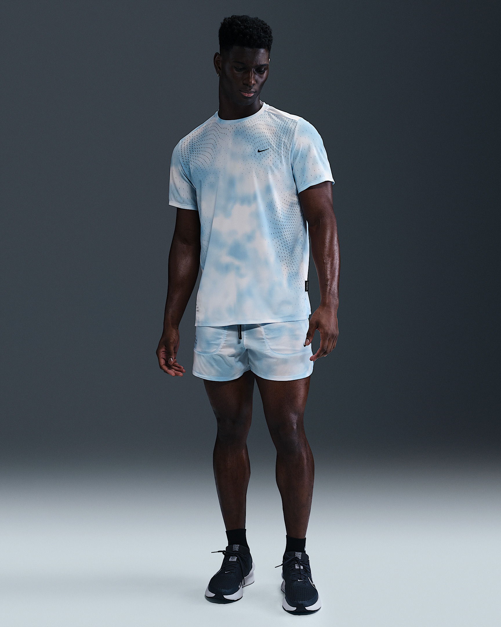 Nike Running Division Breathe Men's Dri-FIT ADV Short-Sleeve Running Top - 4