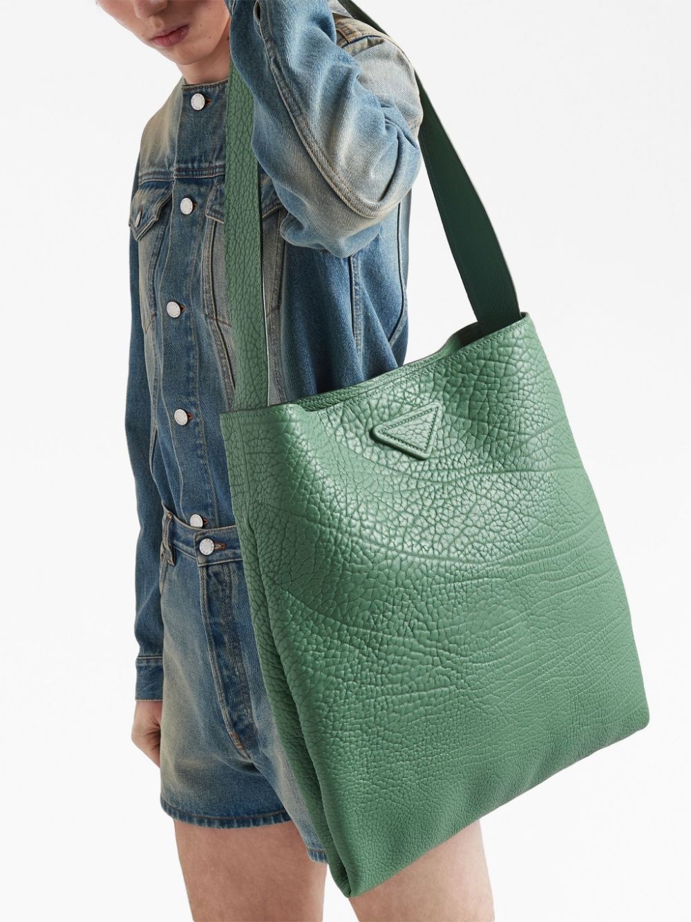 grained leather tote bag - 7