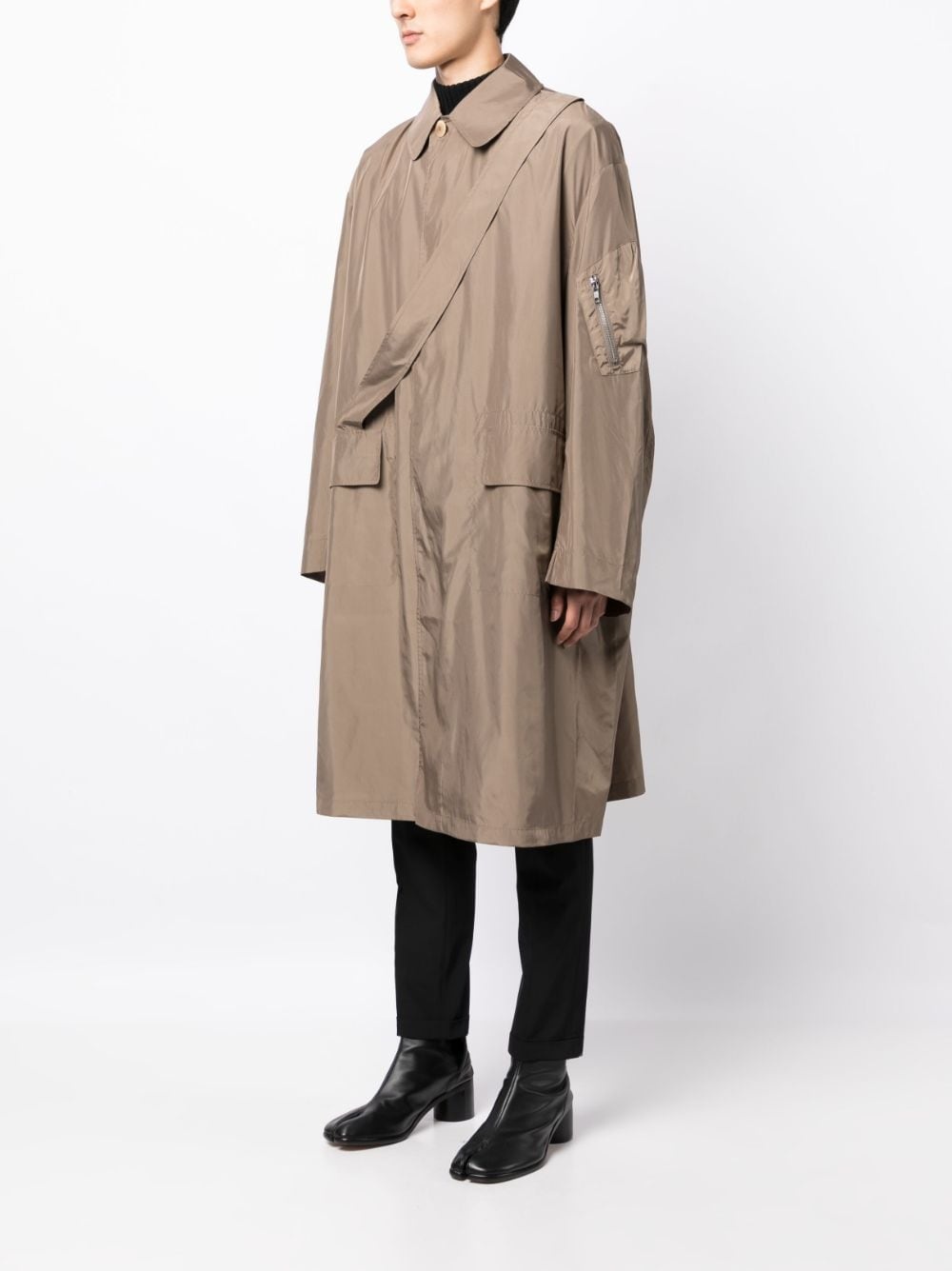 two-pocket strap-detail raincoat - 3