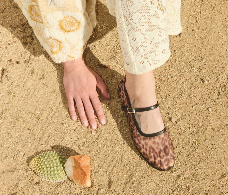 FRĒDA SALVADOR LAUREL MARY JANE outlook