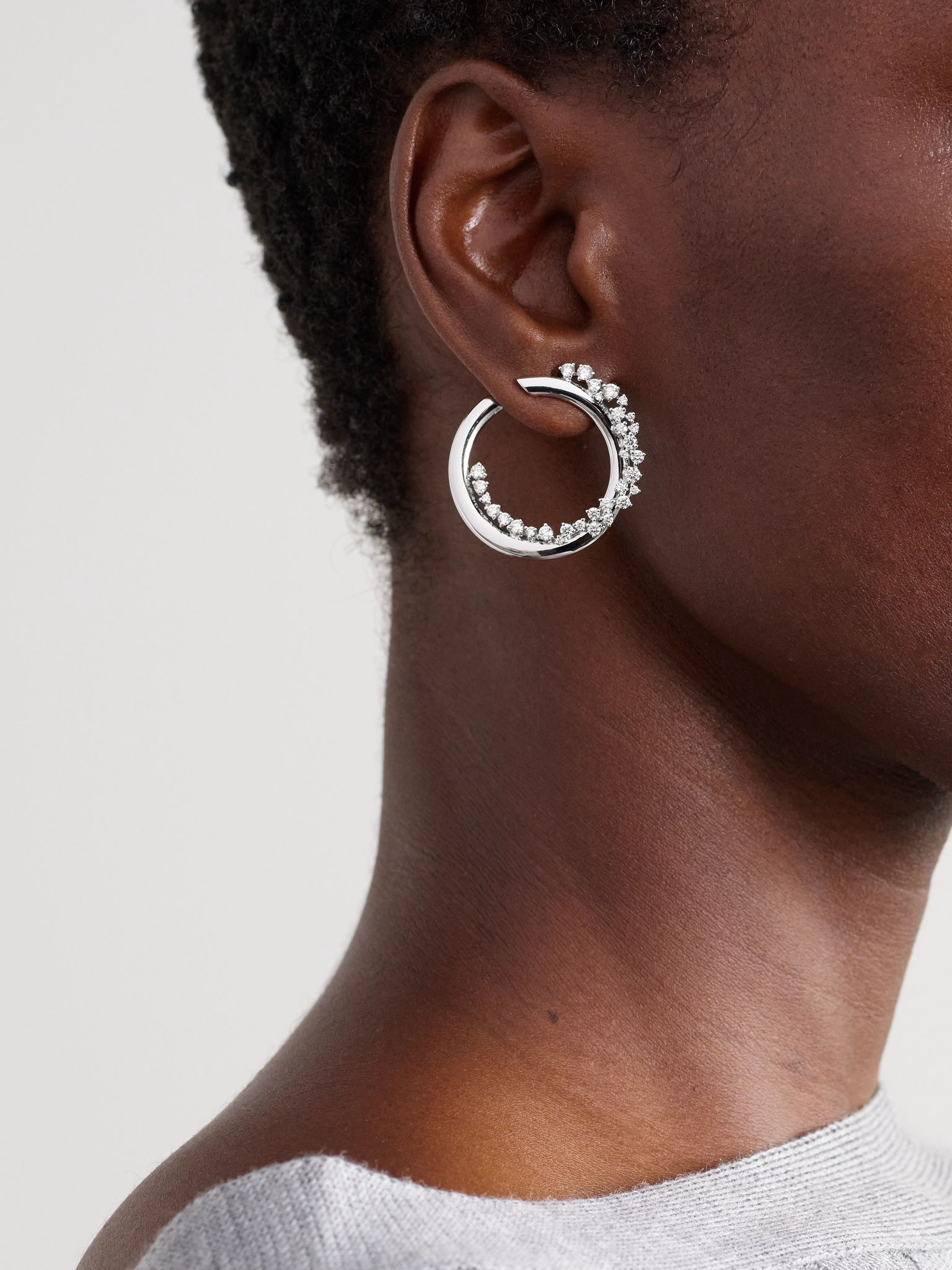 Scatter 18-karat white gold diamond hoop earrings Silver - 2