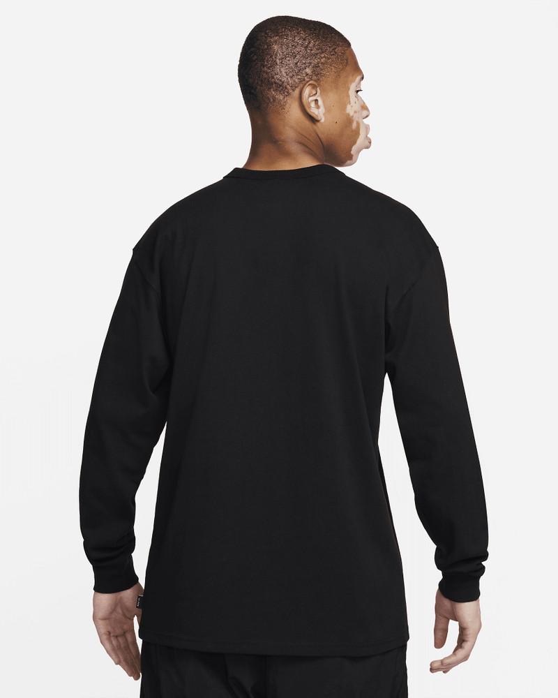 Nike Nike Sportswear Premium Essentials Men's Long-Sleeve Pocket T-Shirt outlook