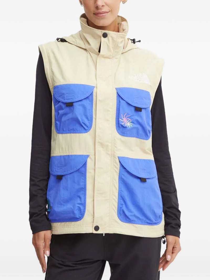 pockets hooded jacket 3