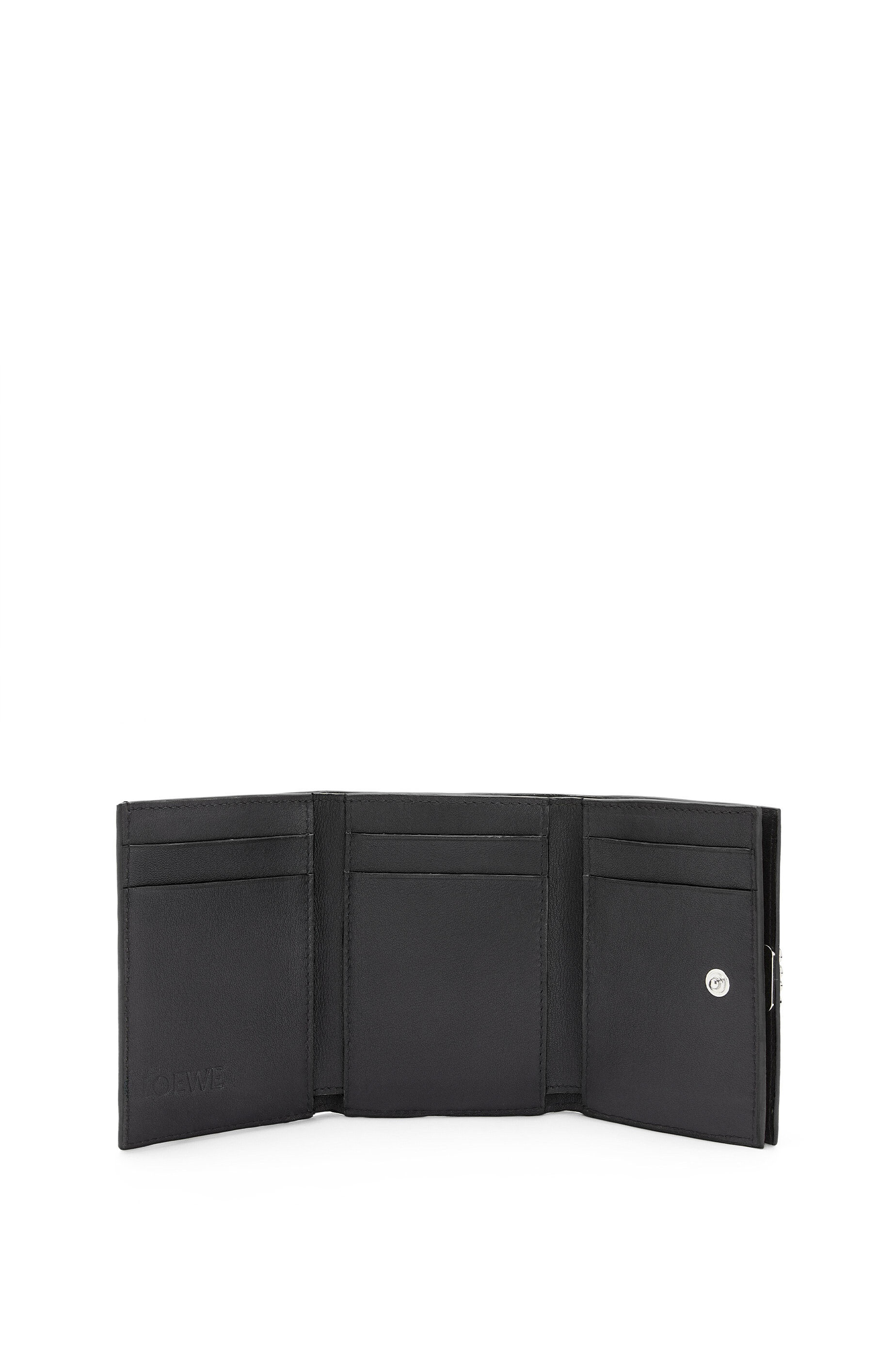 Anagram trifold wallet in pebble grain calfskin - 2