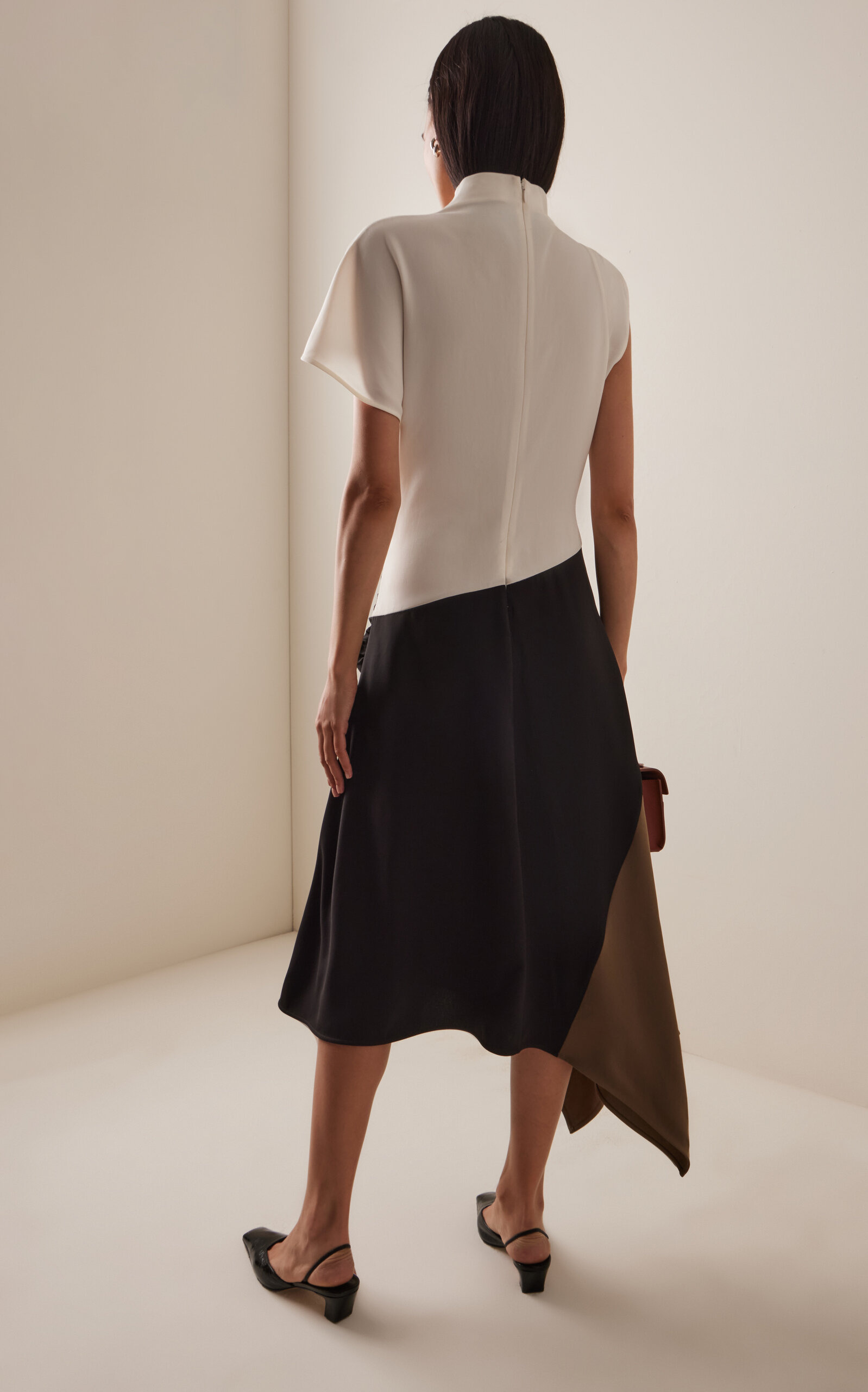 Davina Colorblock Draped Crepe Midi Dress black - 4
