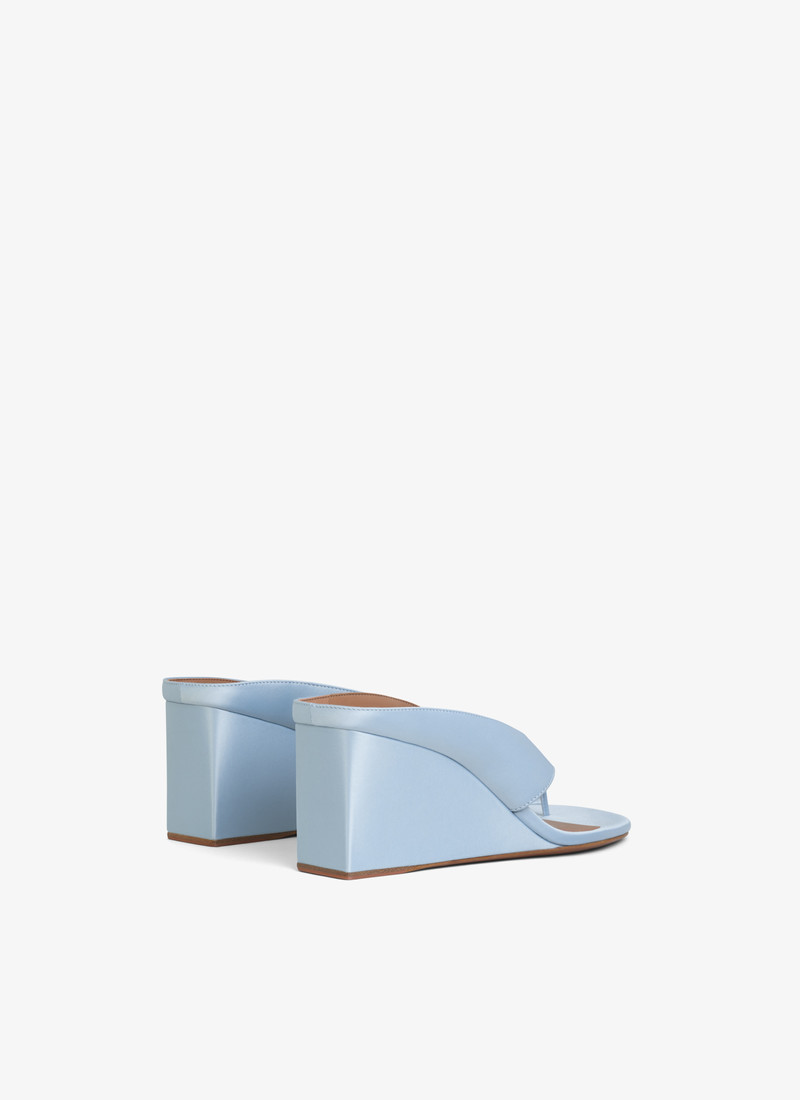 Alaïa CUBE THONG MULES IN SATIN outlook