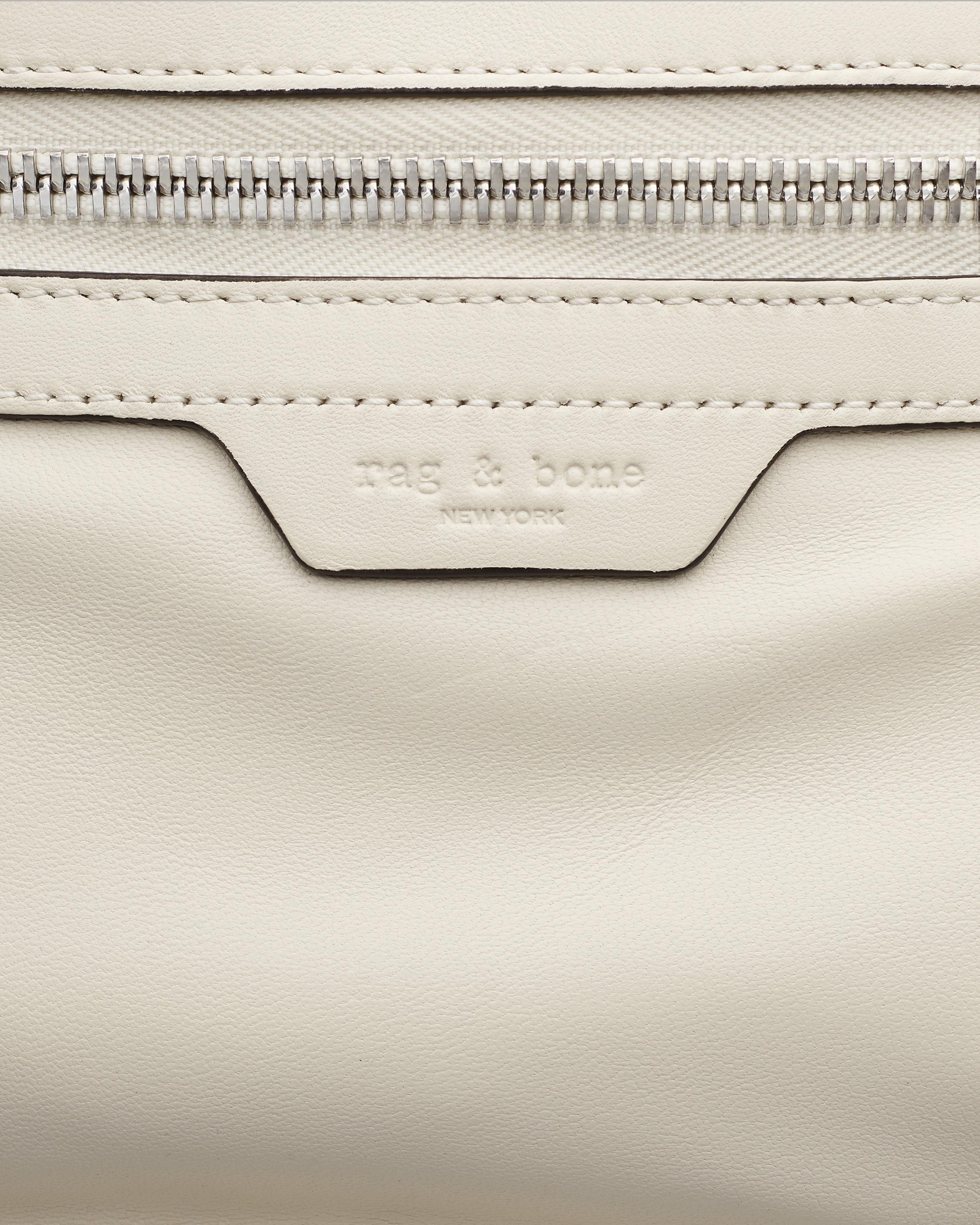 Commuter Fanny Pack - Leather
Small Fanny Pack - 5