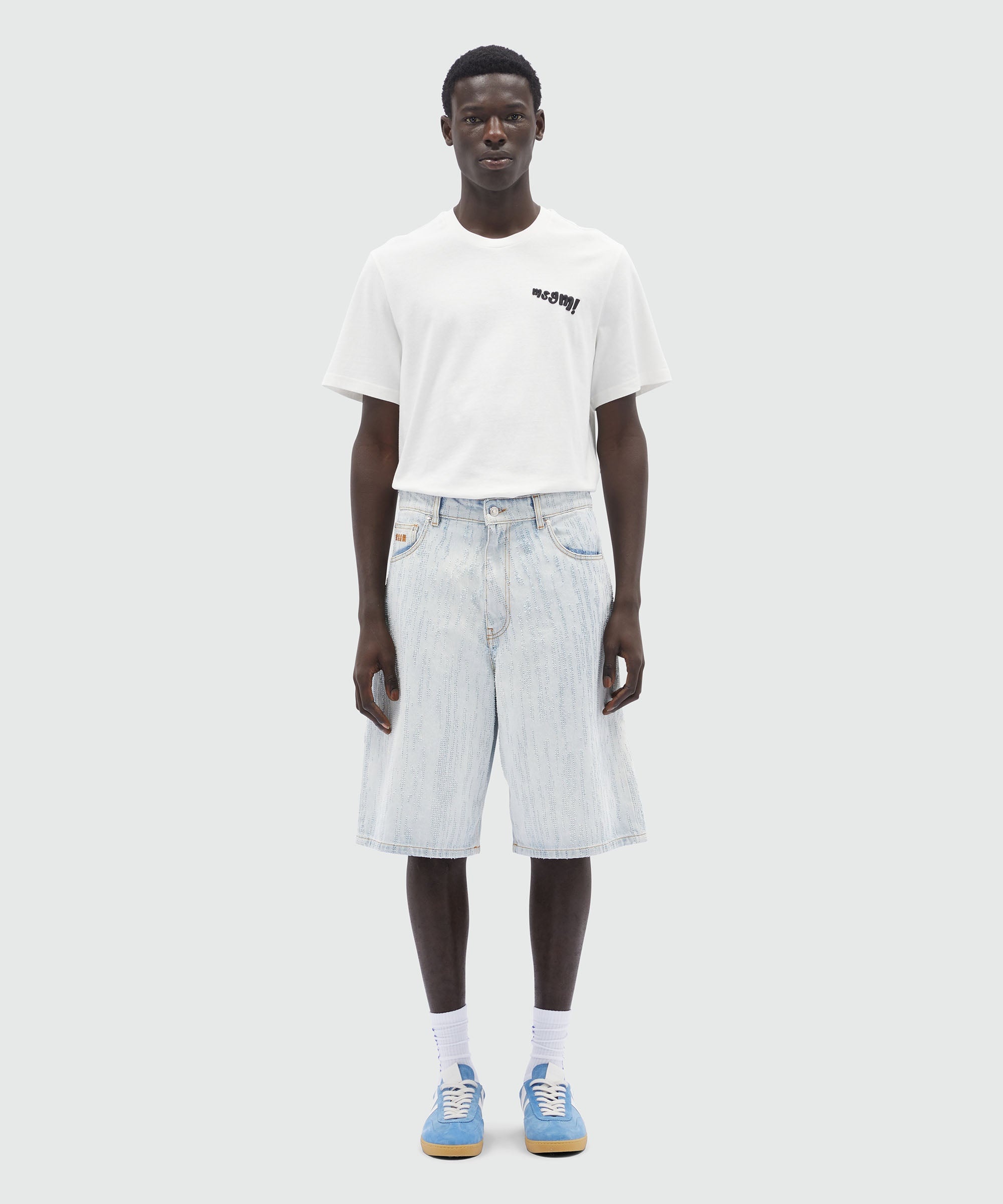 Bermuda shorts in light denim with a destroyed effect - 2