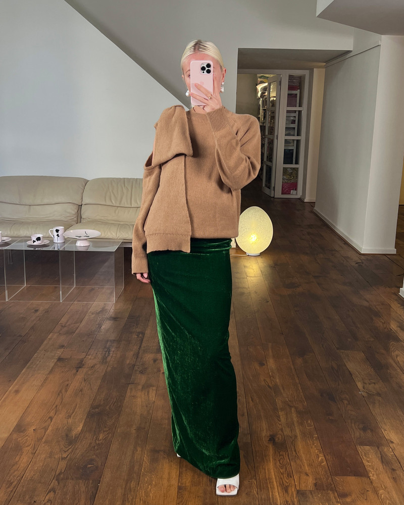 BERNADETTE Pull Mia outlook