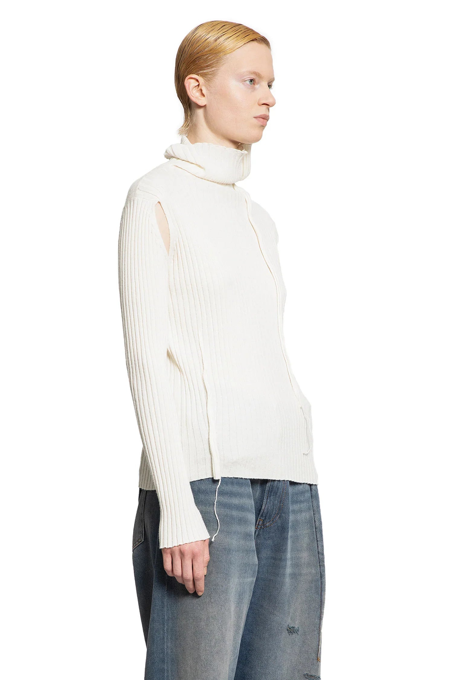 Cut-Out-Turtleneck-Sweater - 2