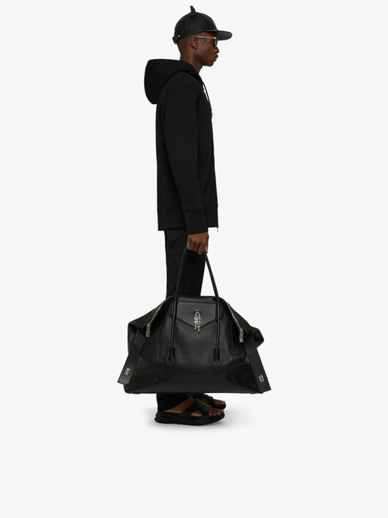 Givenchy ZIPPED HOODIE WITH PADLOCK outlook