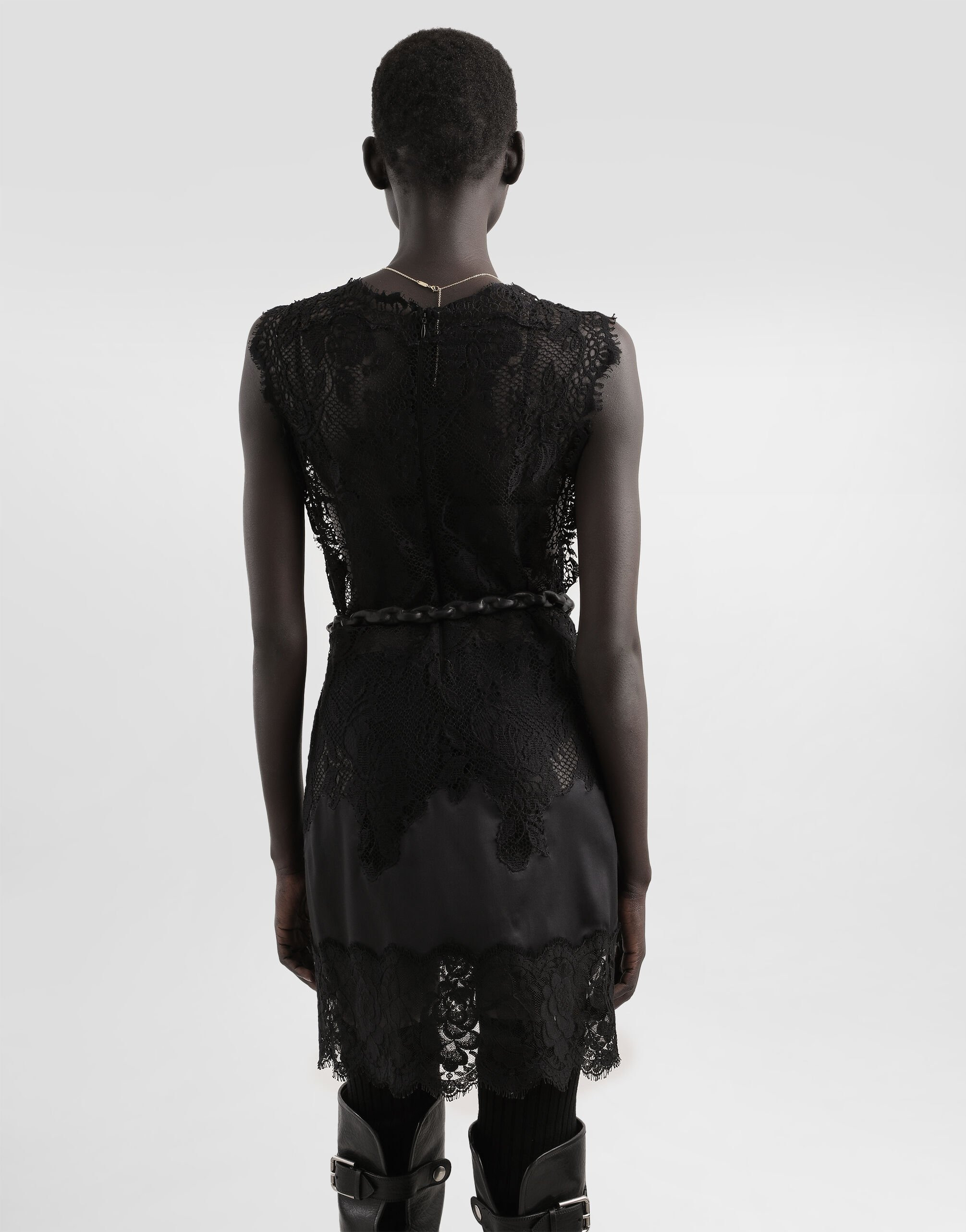 Short dress with lace - 5
