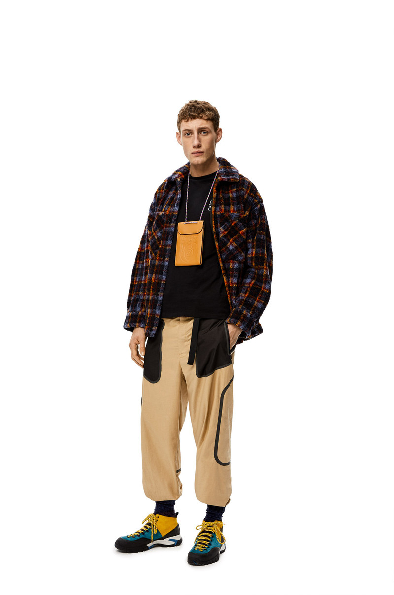 Loewe Neck pocket in classic calfskin outlook