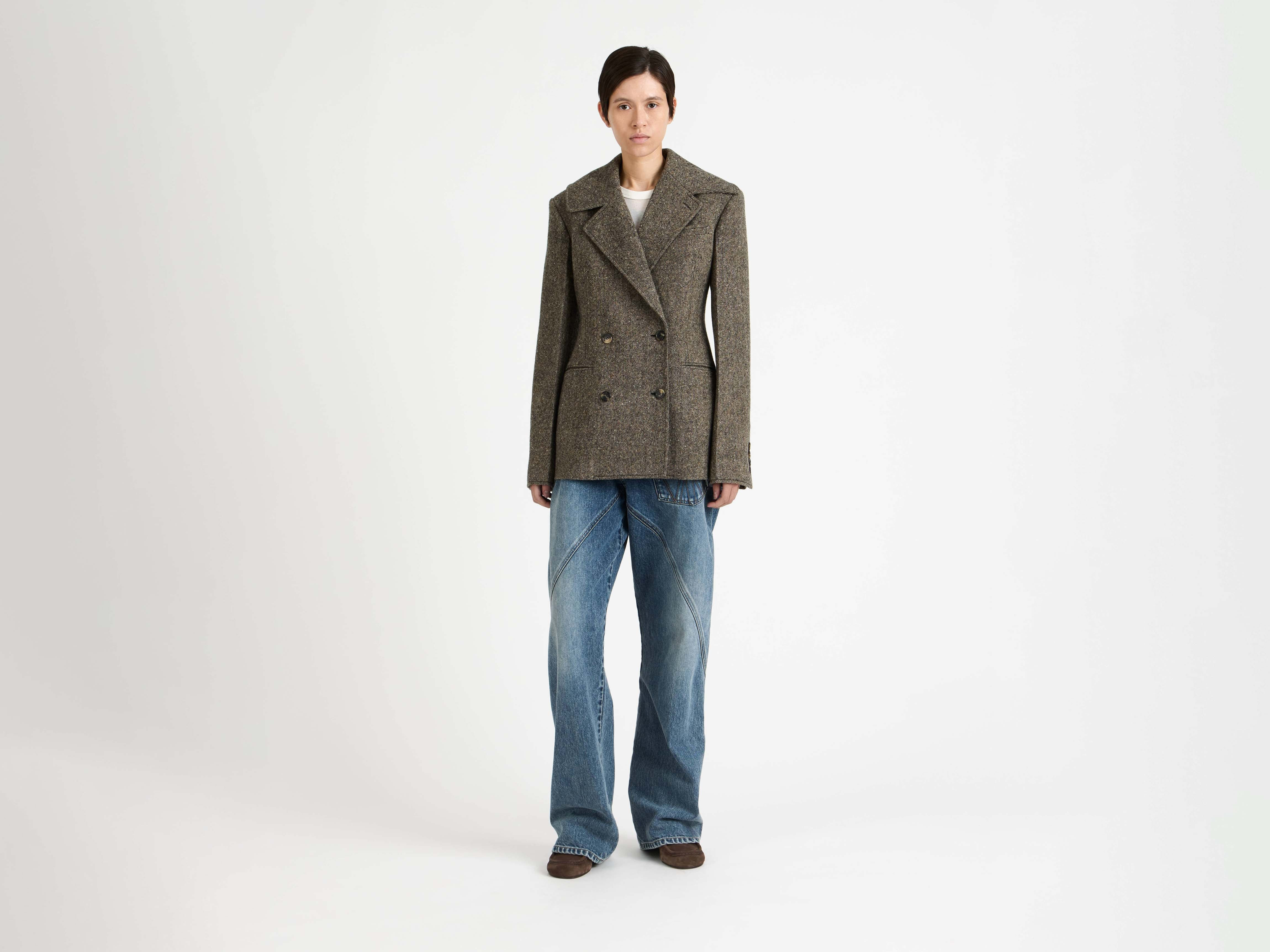 FITTED WAIST TAILORED JACKET IN BEIGE & BLACK - 2