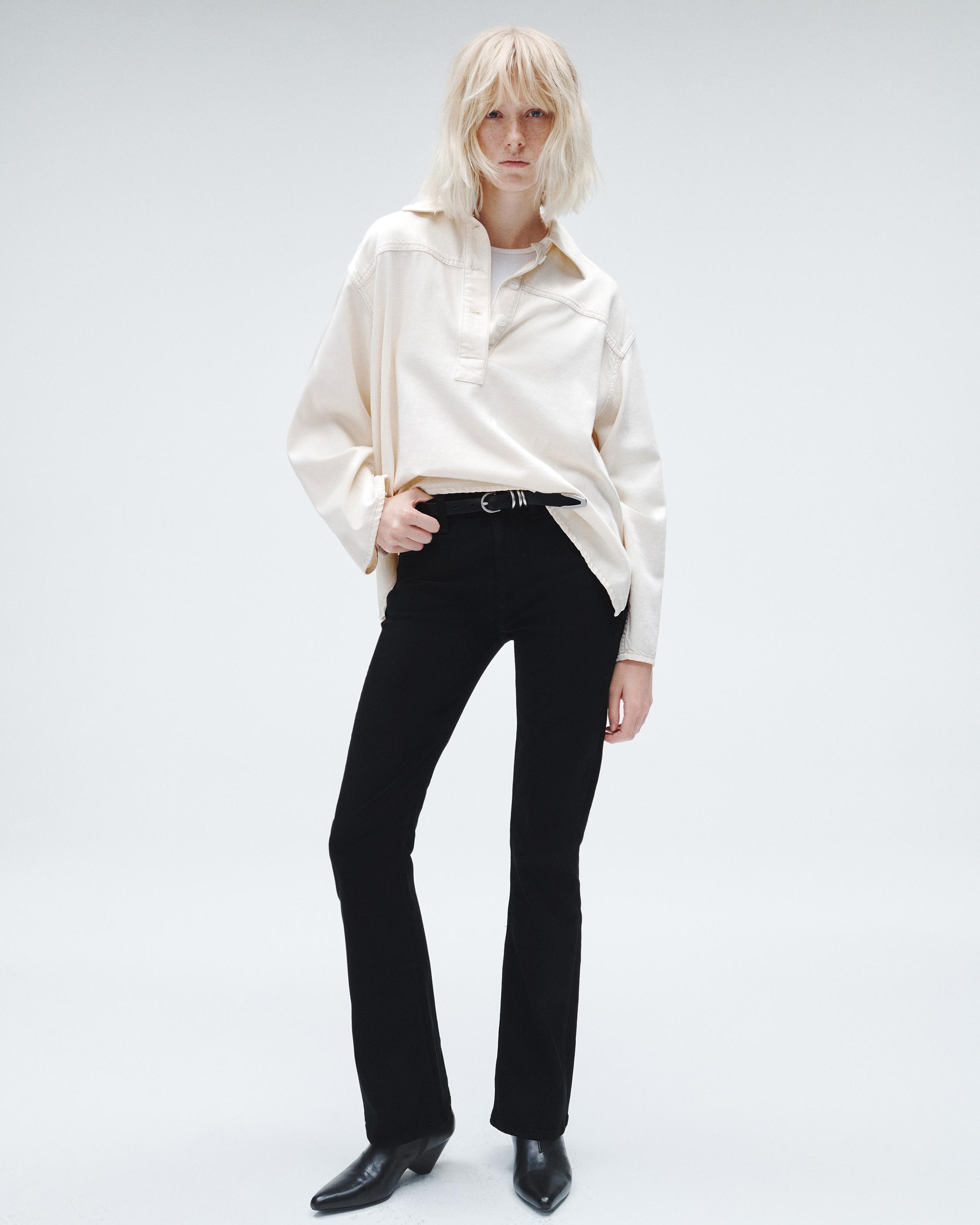 Peyton Bootcut - Black
Mid-Rise Stretch Jean - 2