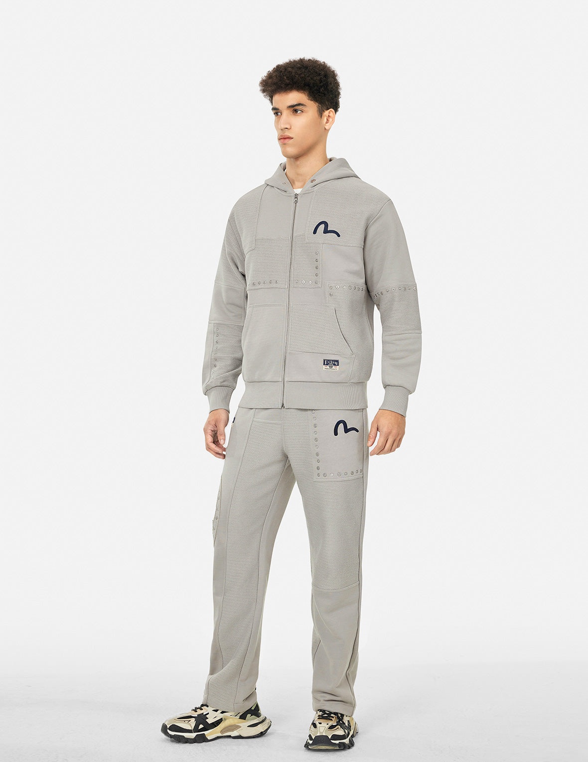 Kamon Appliqué and Fabric Blocking Fashion Fit Sweatpants - 3