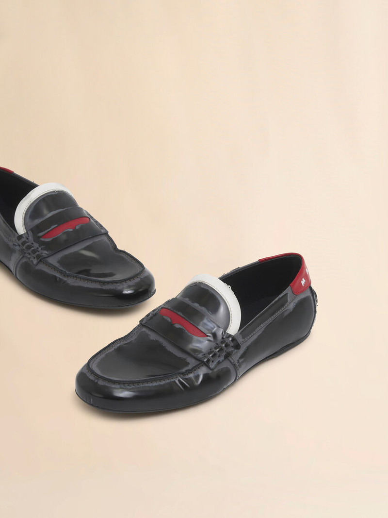 BLACK LEATHER MOCCASIN WITH LOGO TAB 5