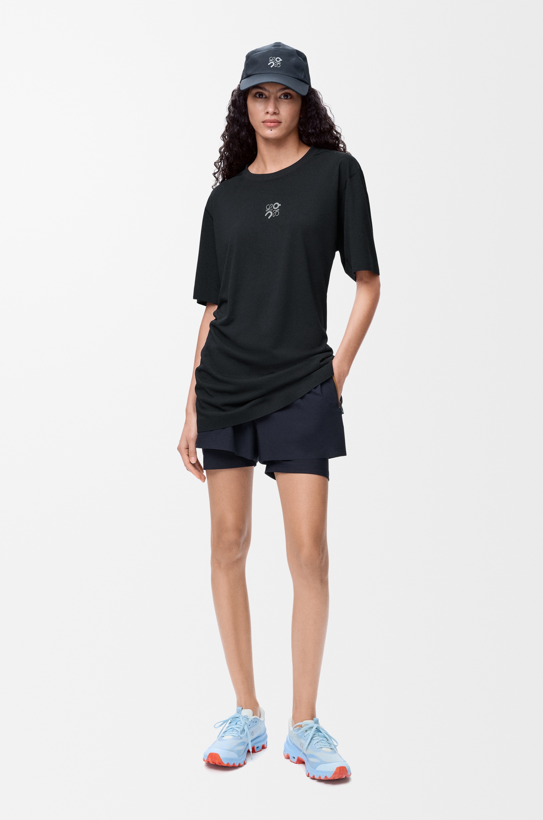 【ロエベ】x On アクティブTシャツ x On Active T-shirt in black - Loewe | Mytheresa