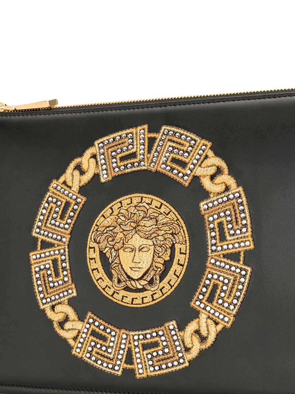 Medusa chain-print clutch bag - 4